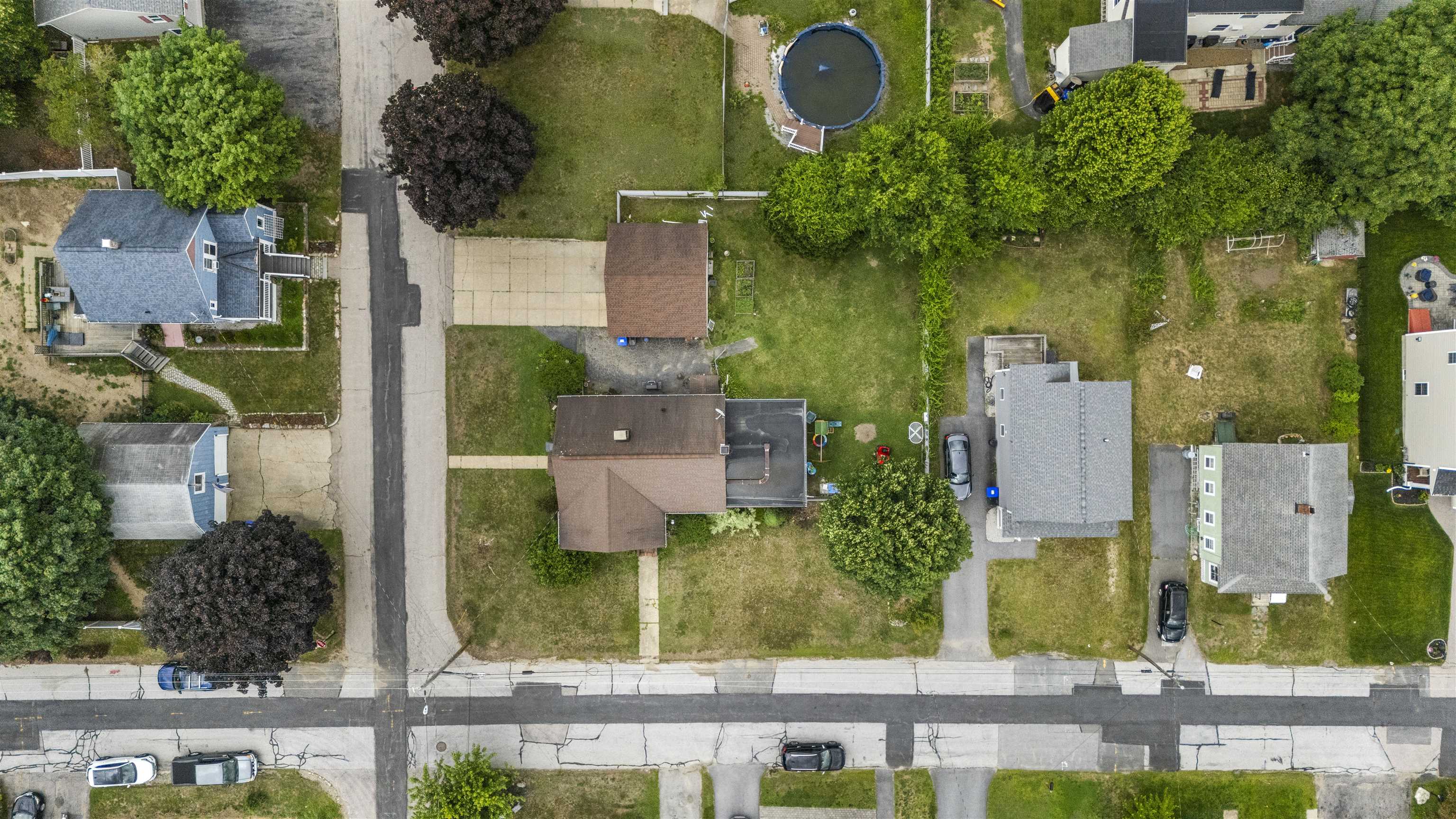main property photo 28
