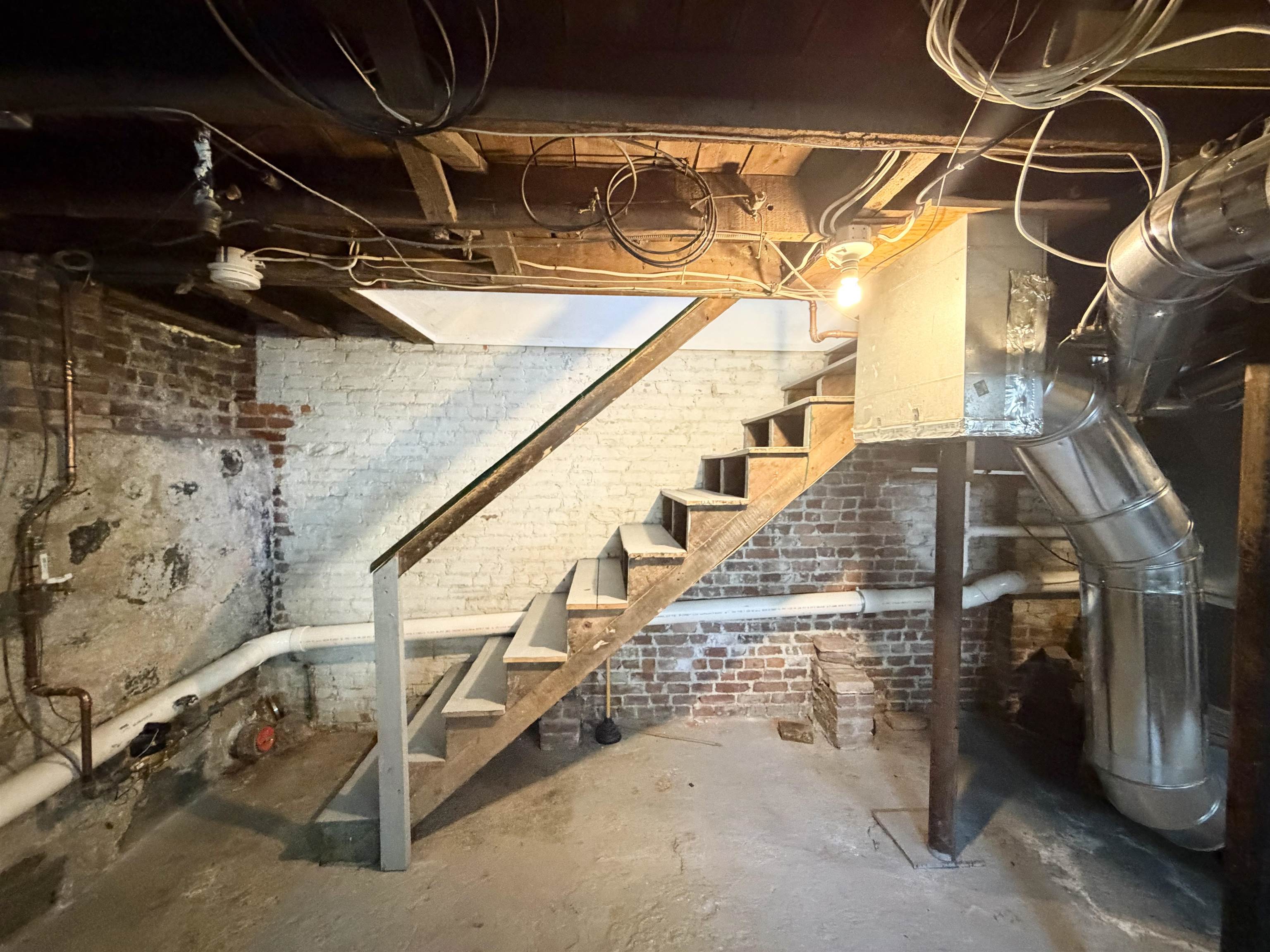 main property photo 25