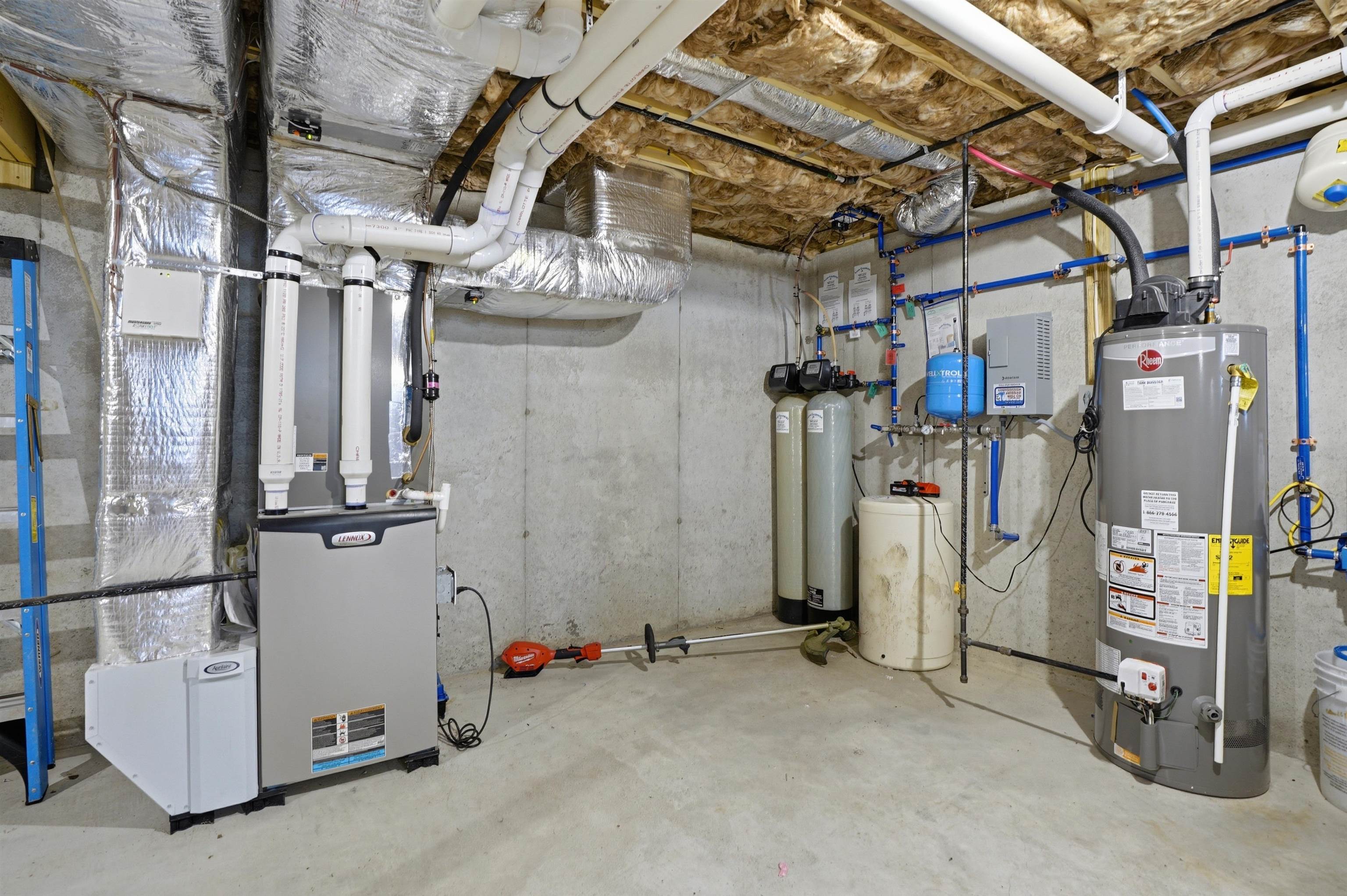 main property photo 47
