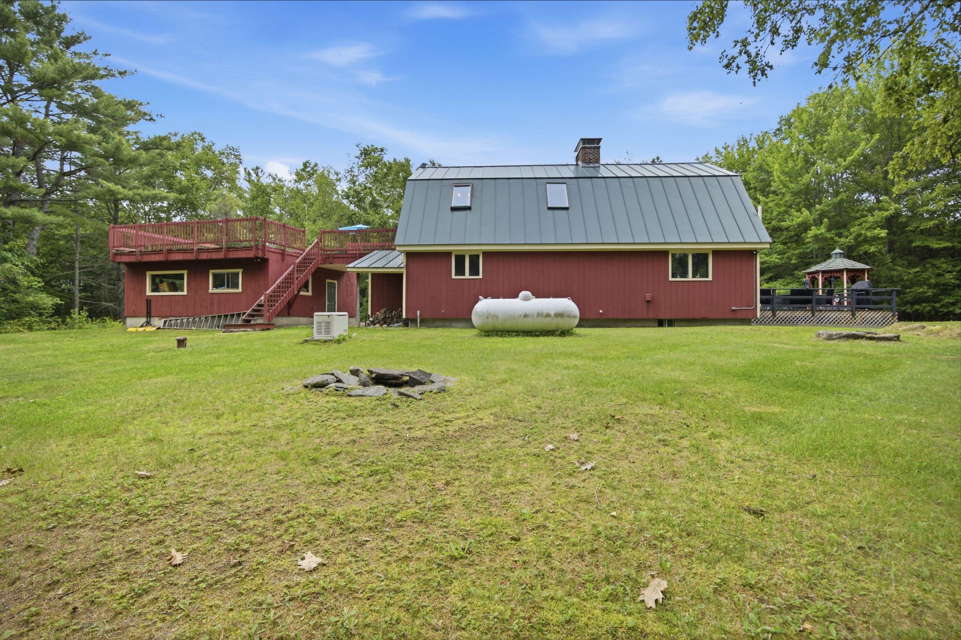 main property photo 45