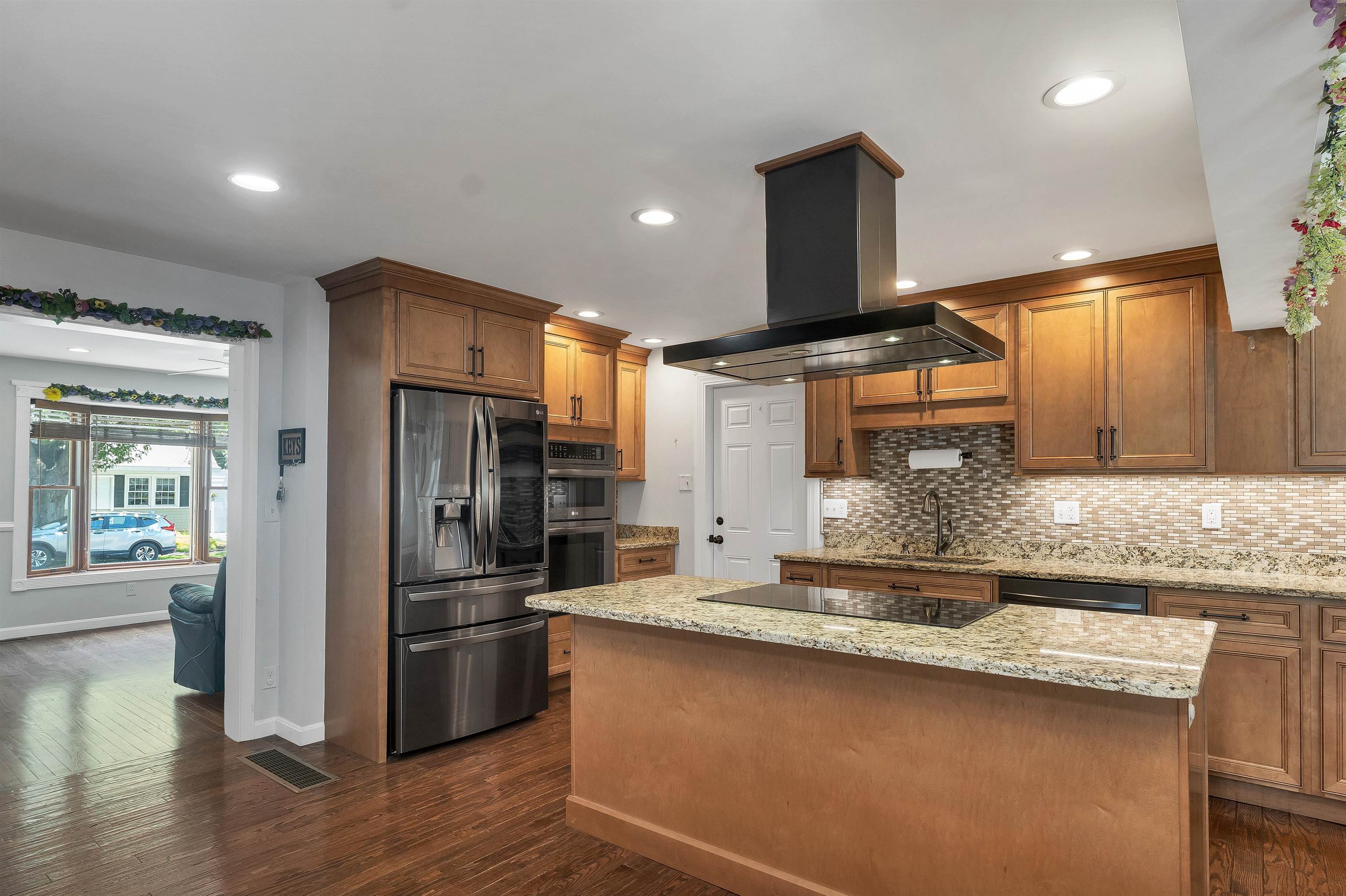 main property photo 16