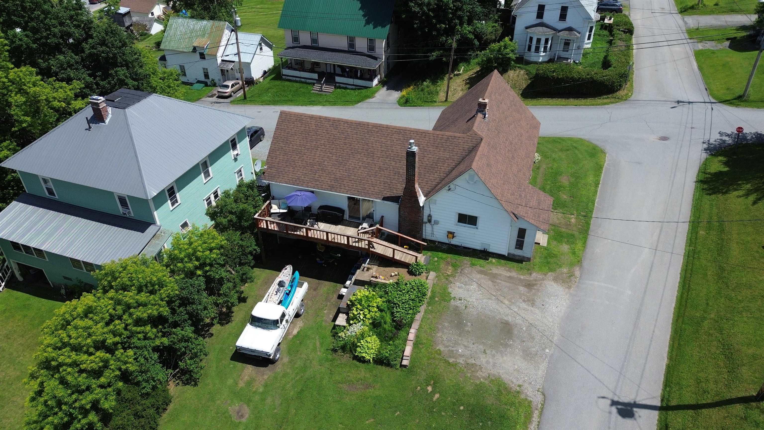 main property photo 28