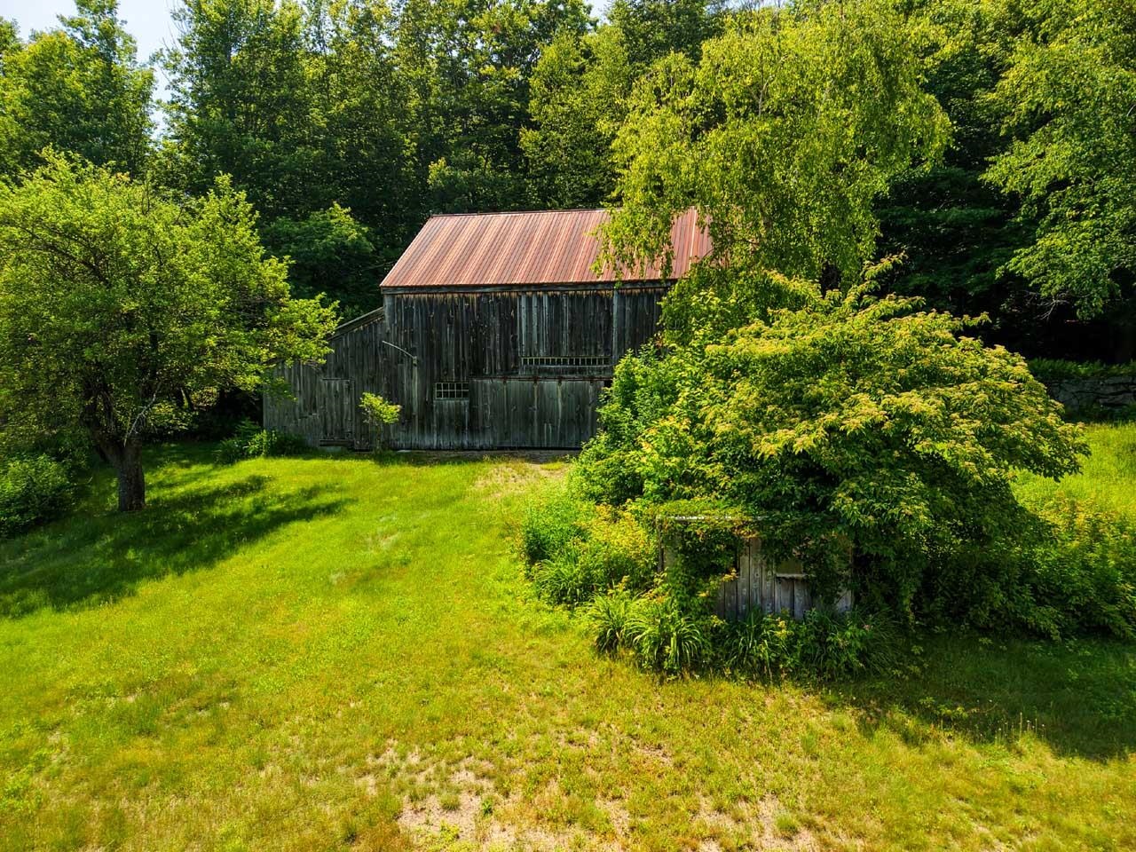 main property photo 40