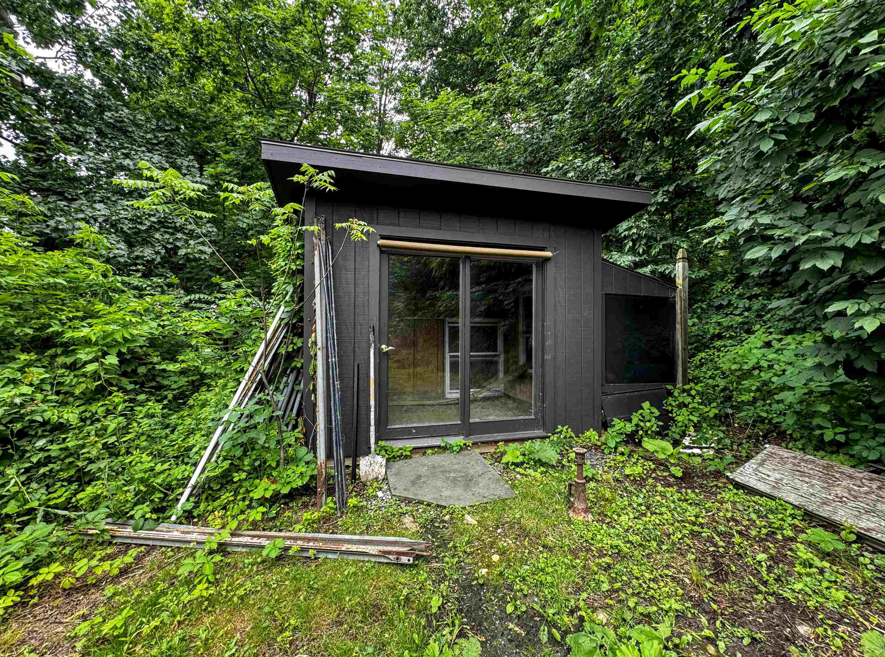 main property photo 45