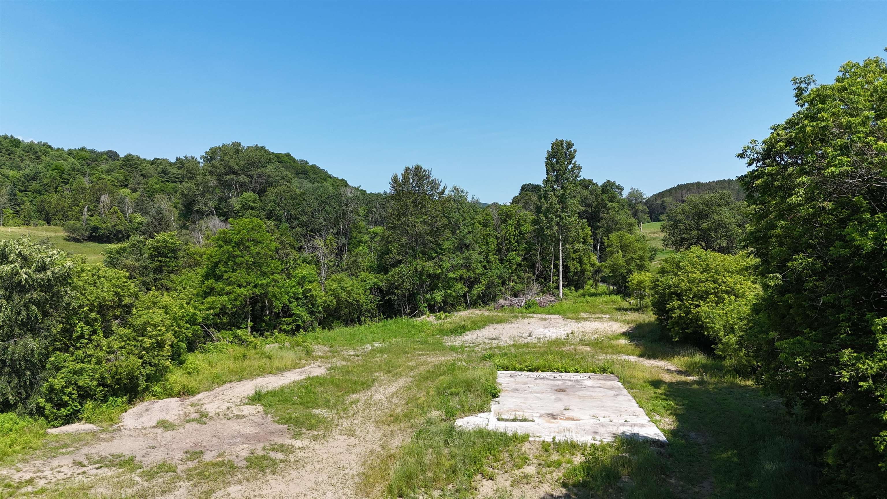 main property photo 11