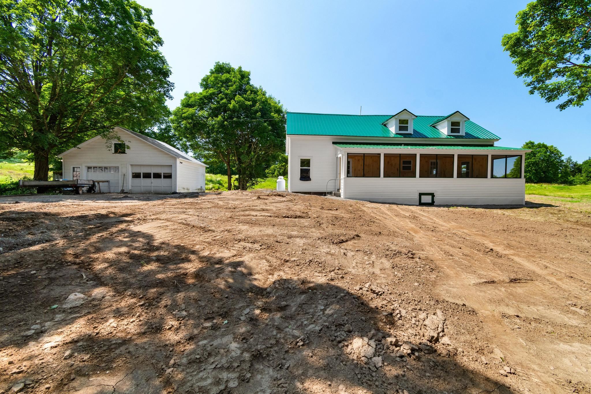 main property photo 34
