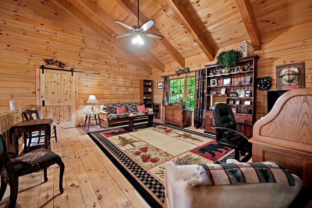 main property photo 32