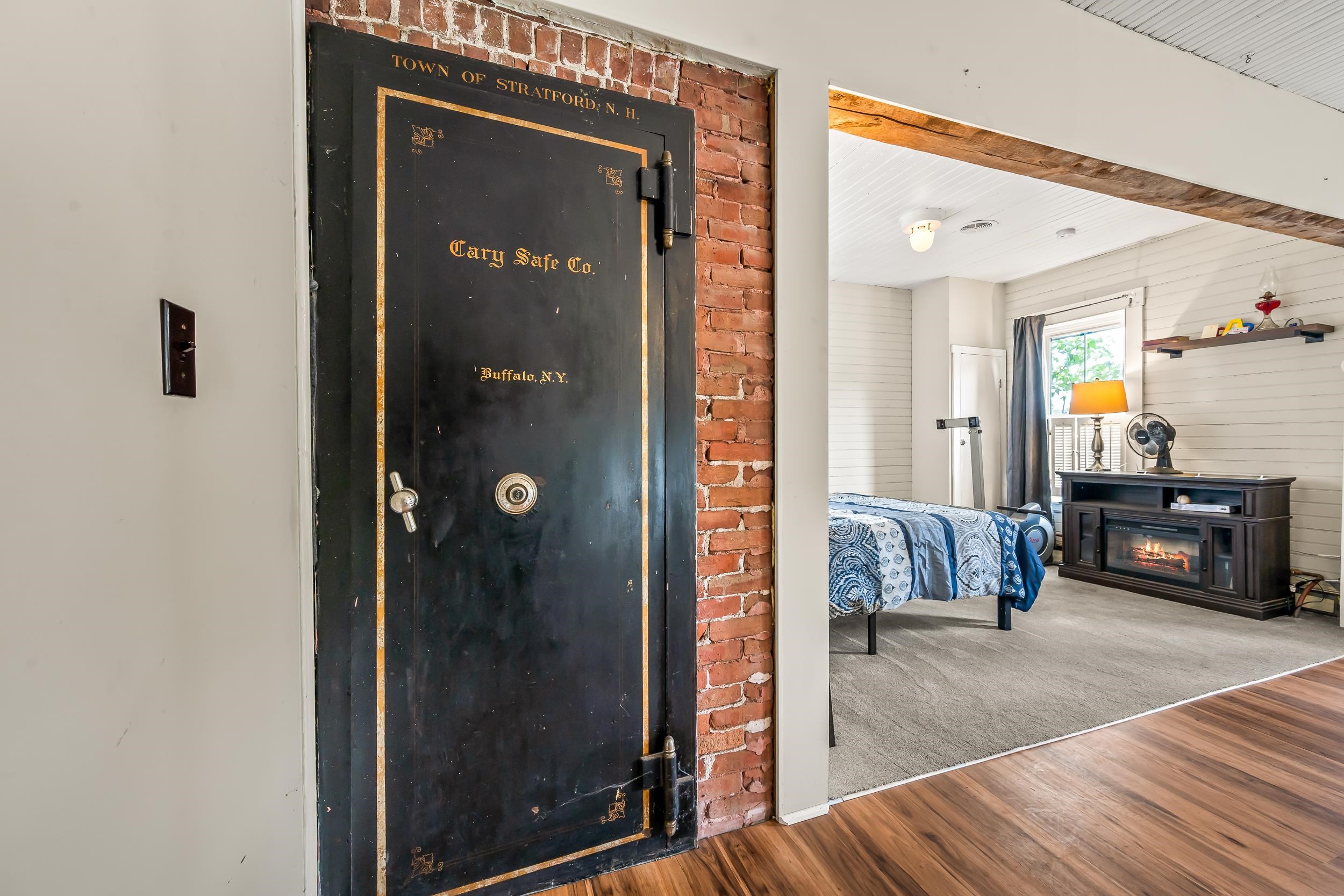 main property photo 30