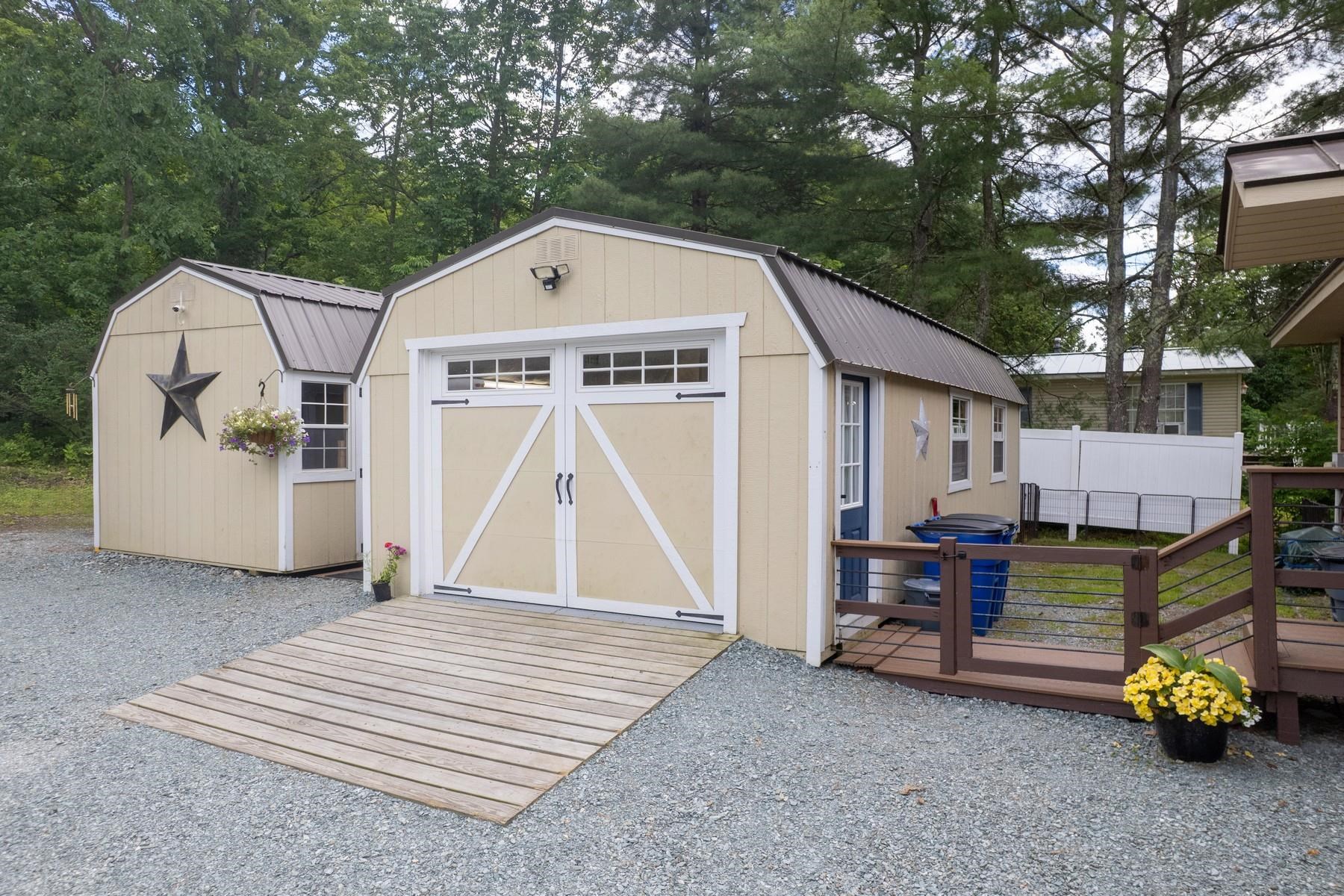 main property photo 32