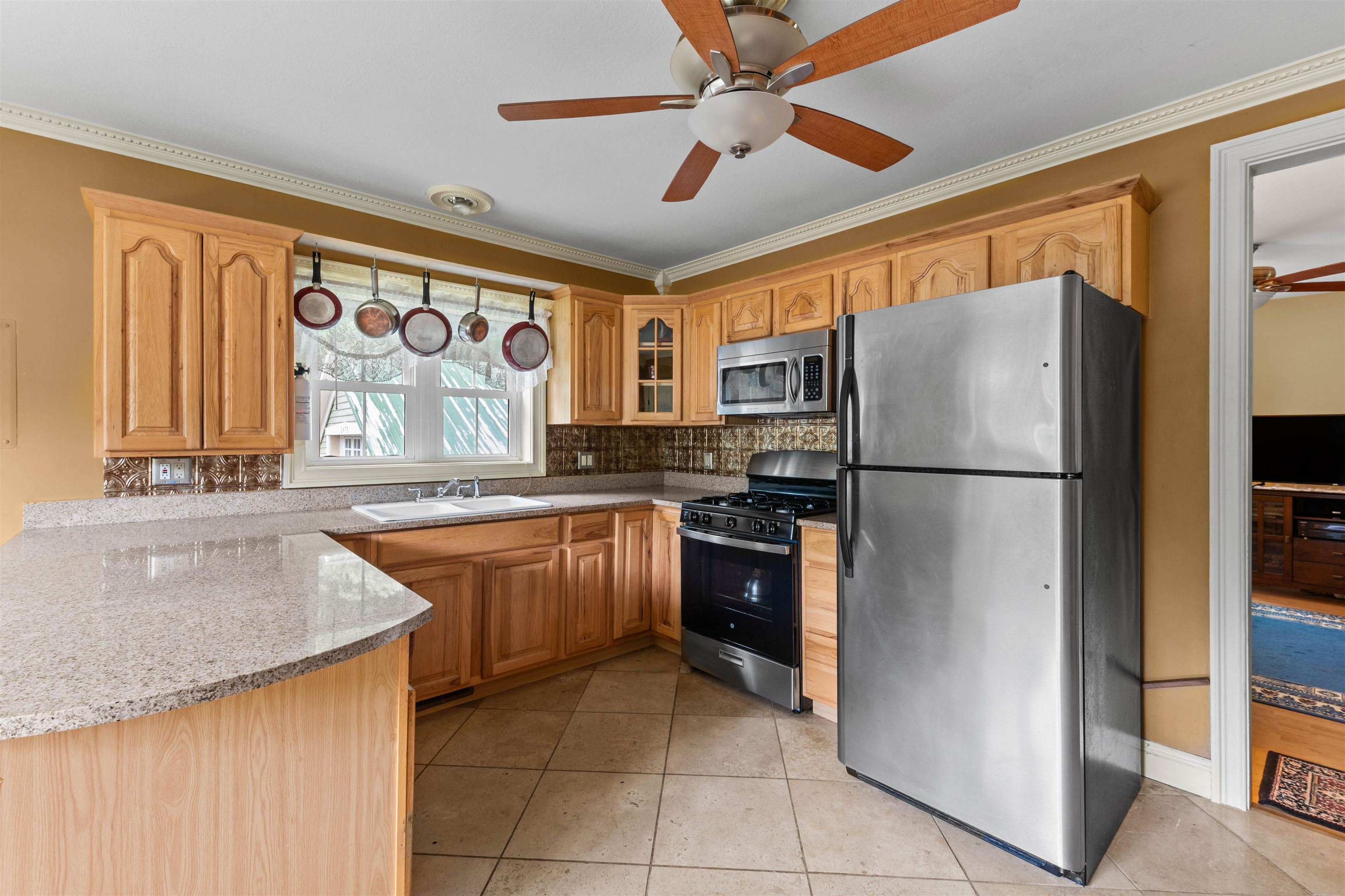 main property photo 5