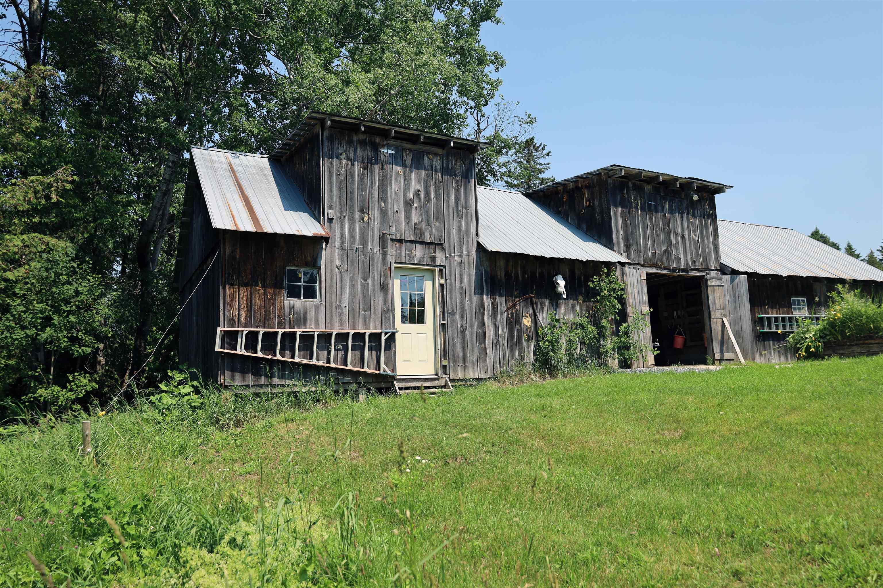 main property photo 36