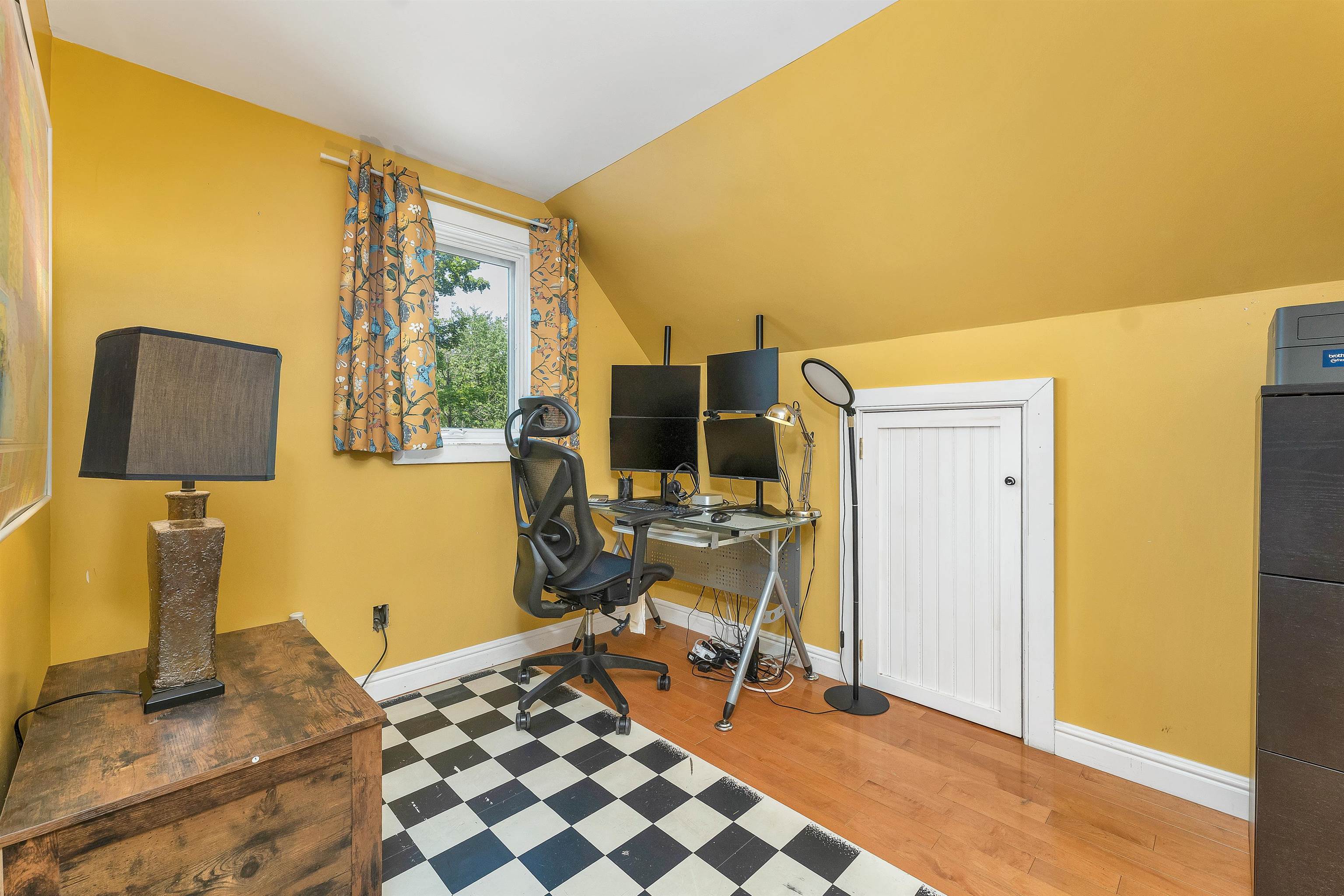 main property photo 28