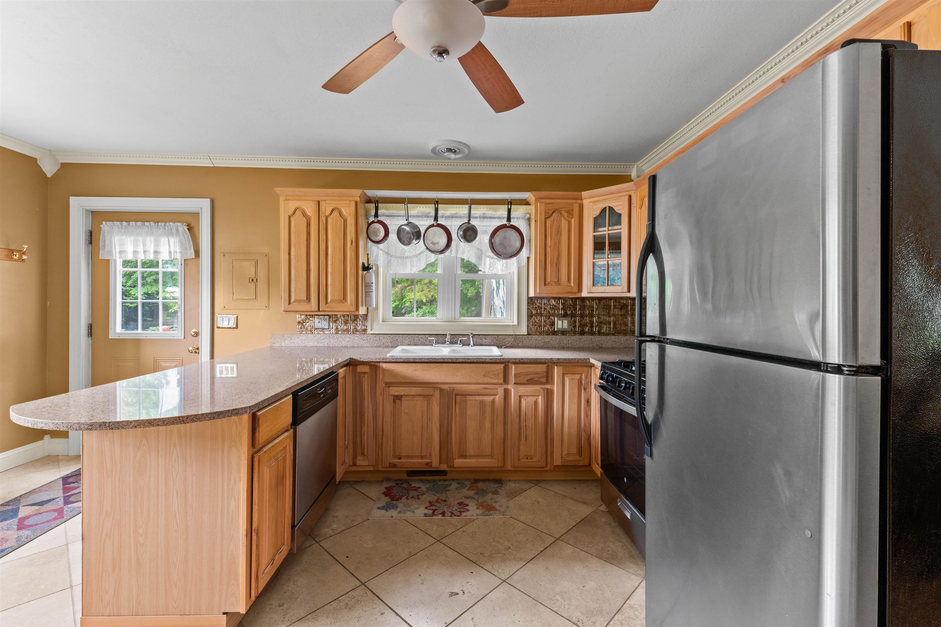 main property photo 6