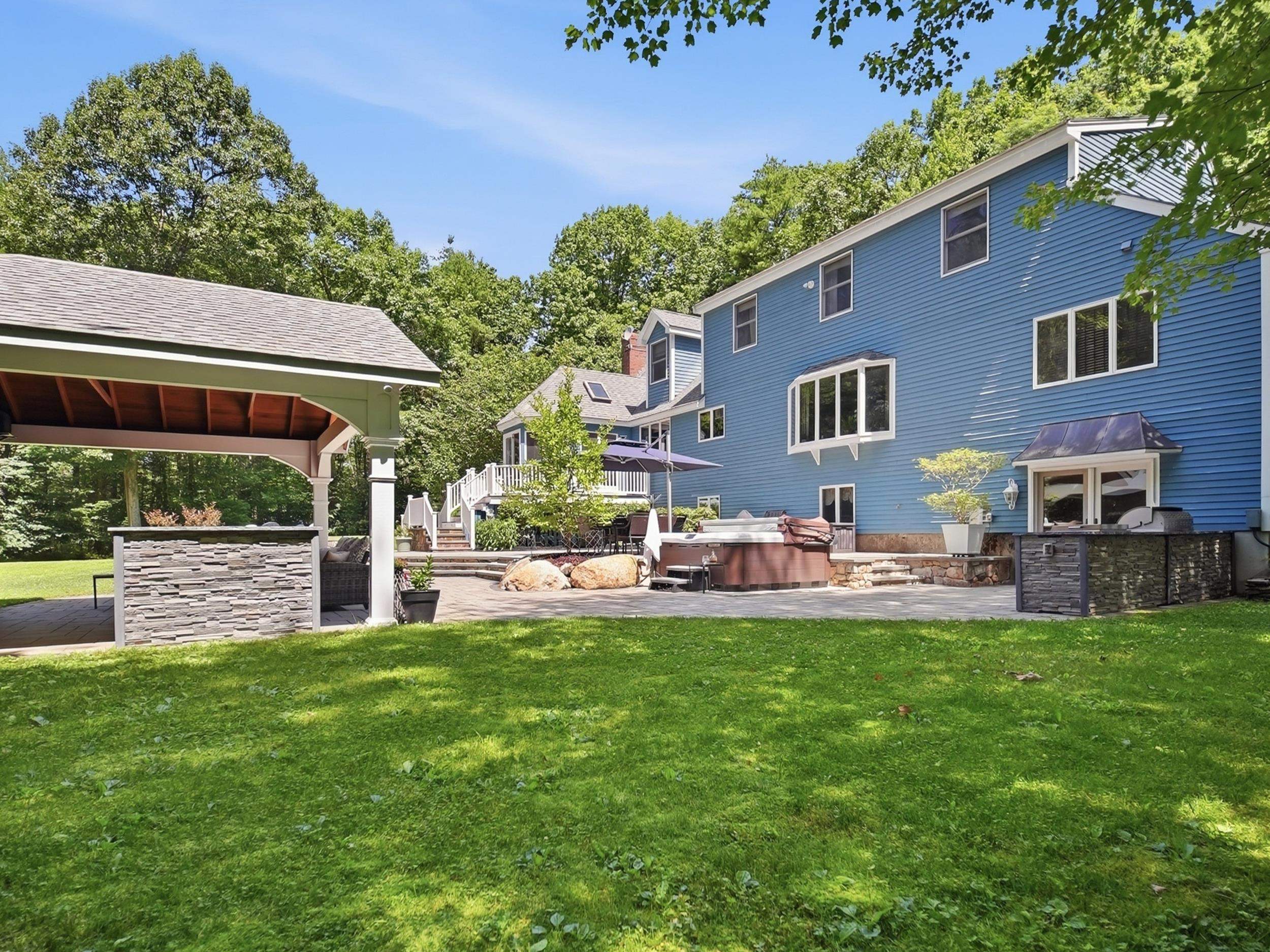 main property photo 8