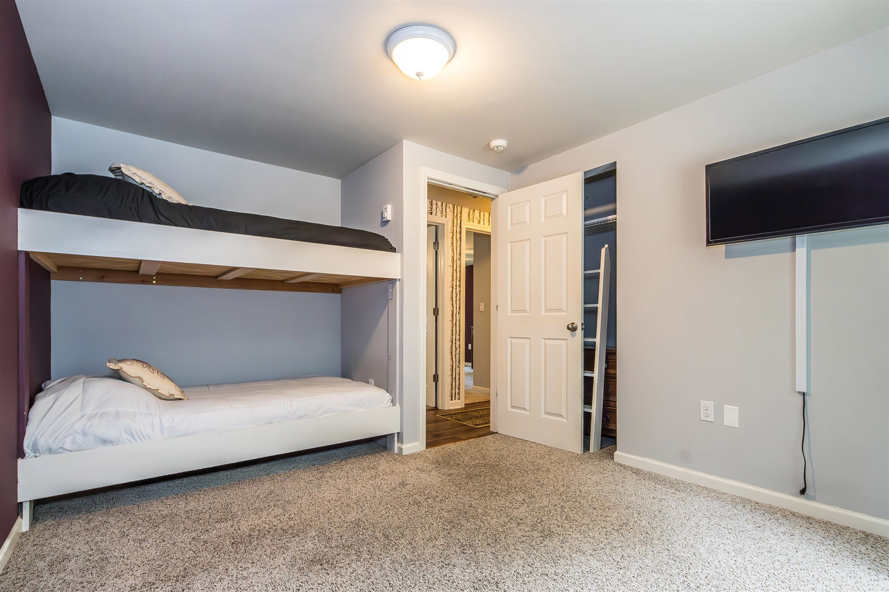 main property photo 50