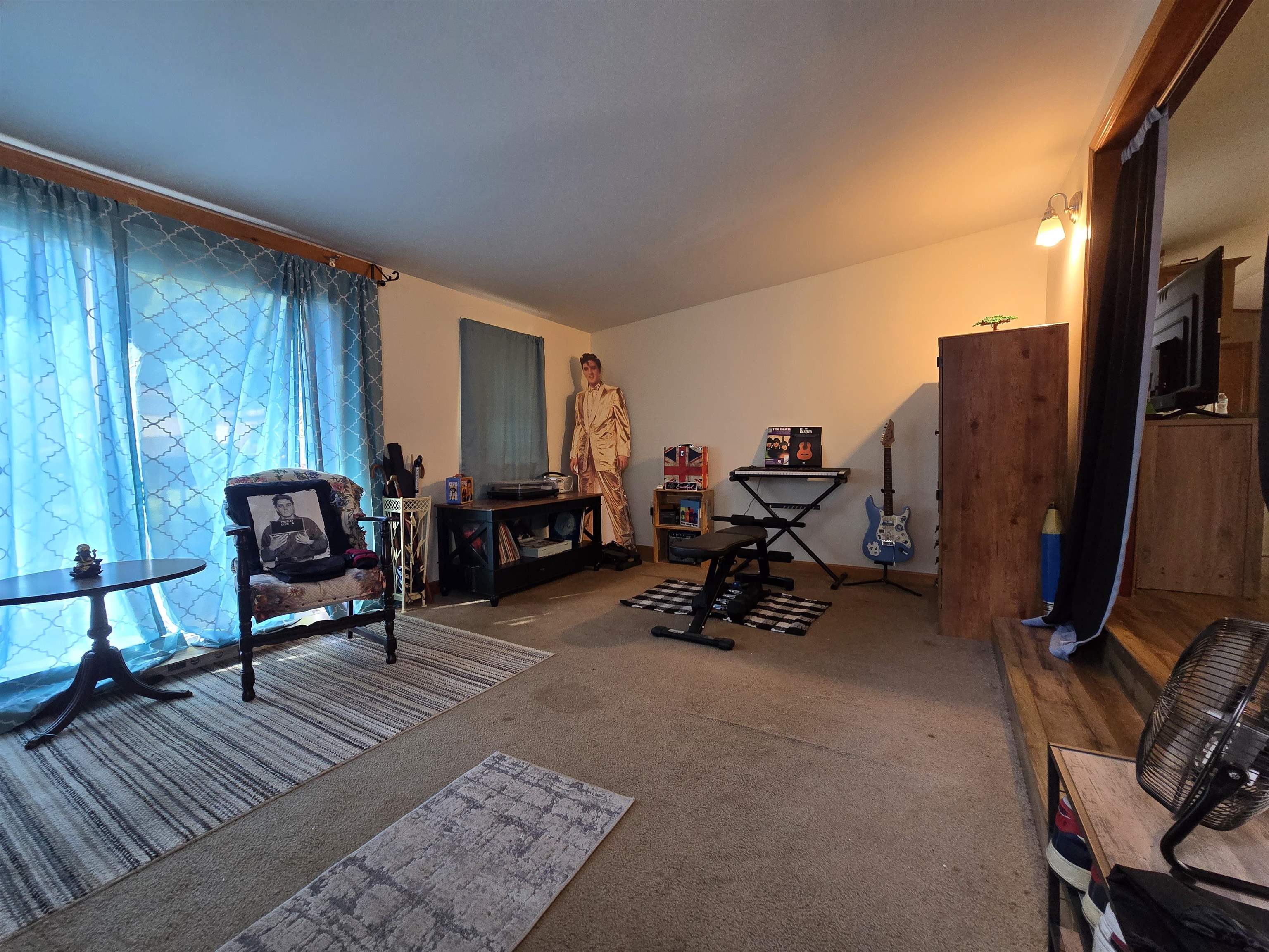 main property photo 9