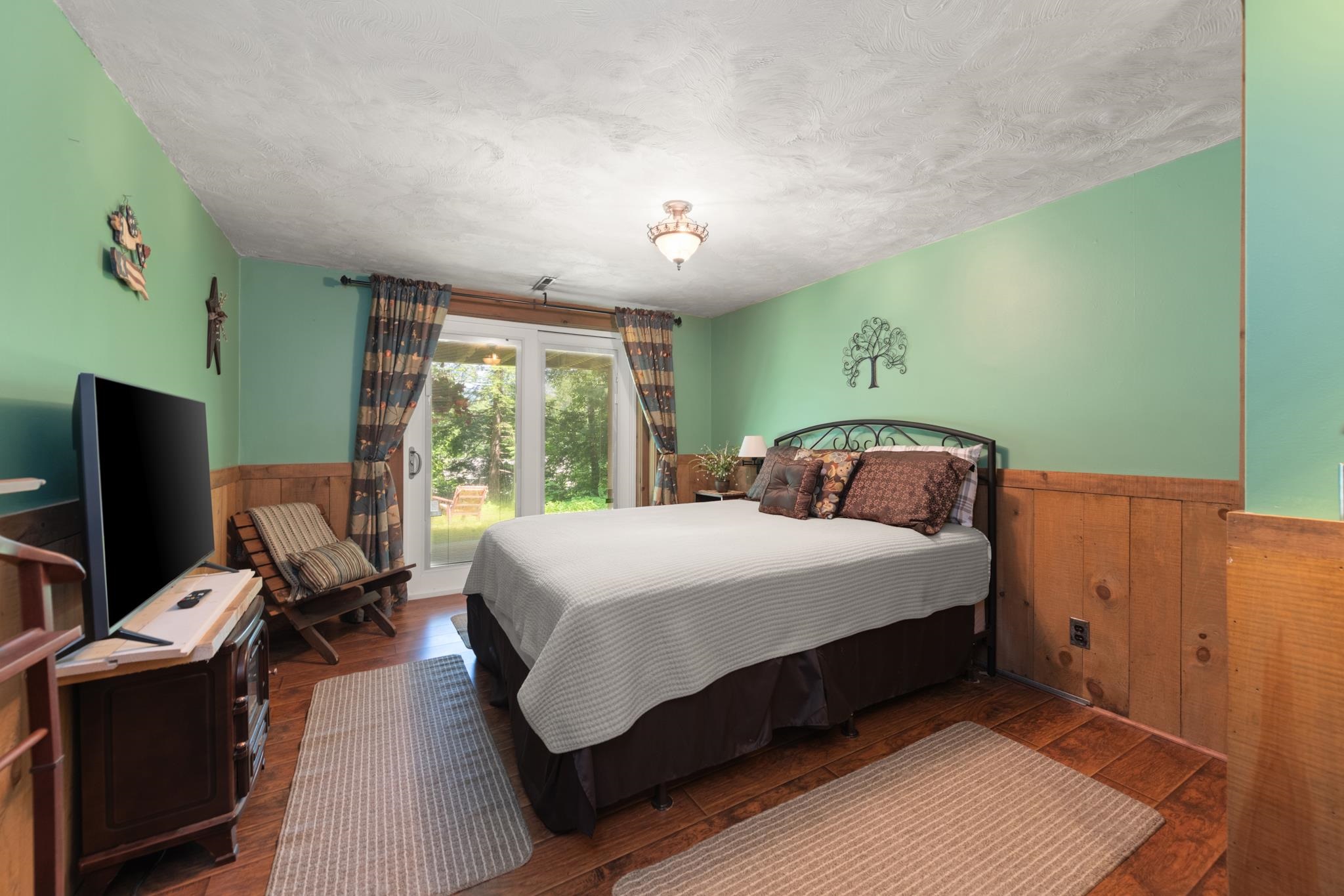 main property photo 25