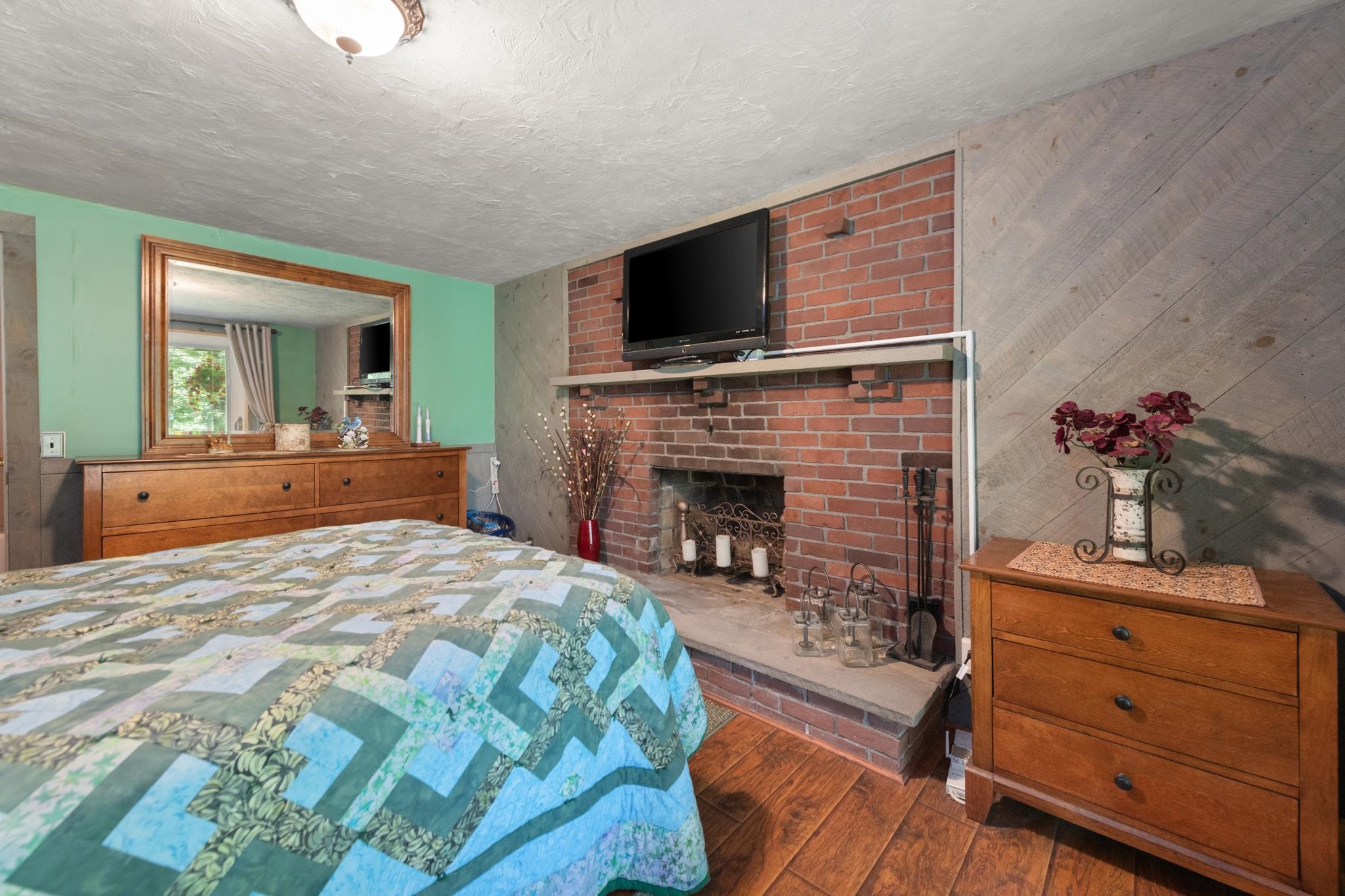 main property photo 30