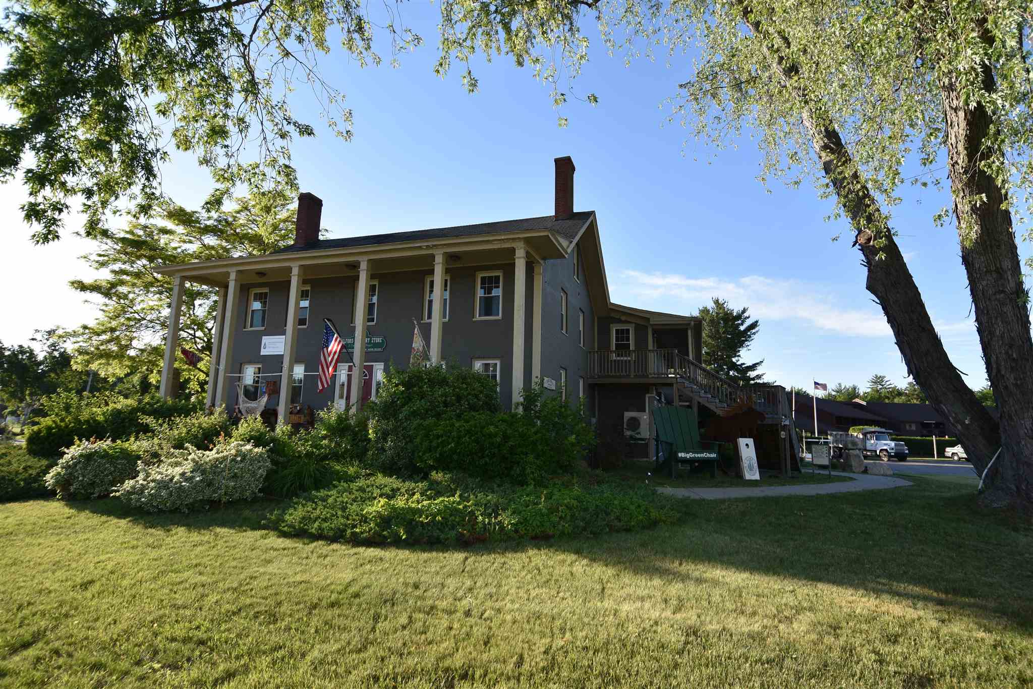 main property photo 2