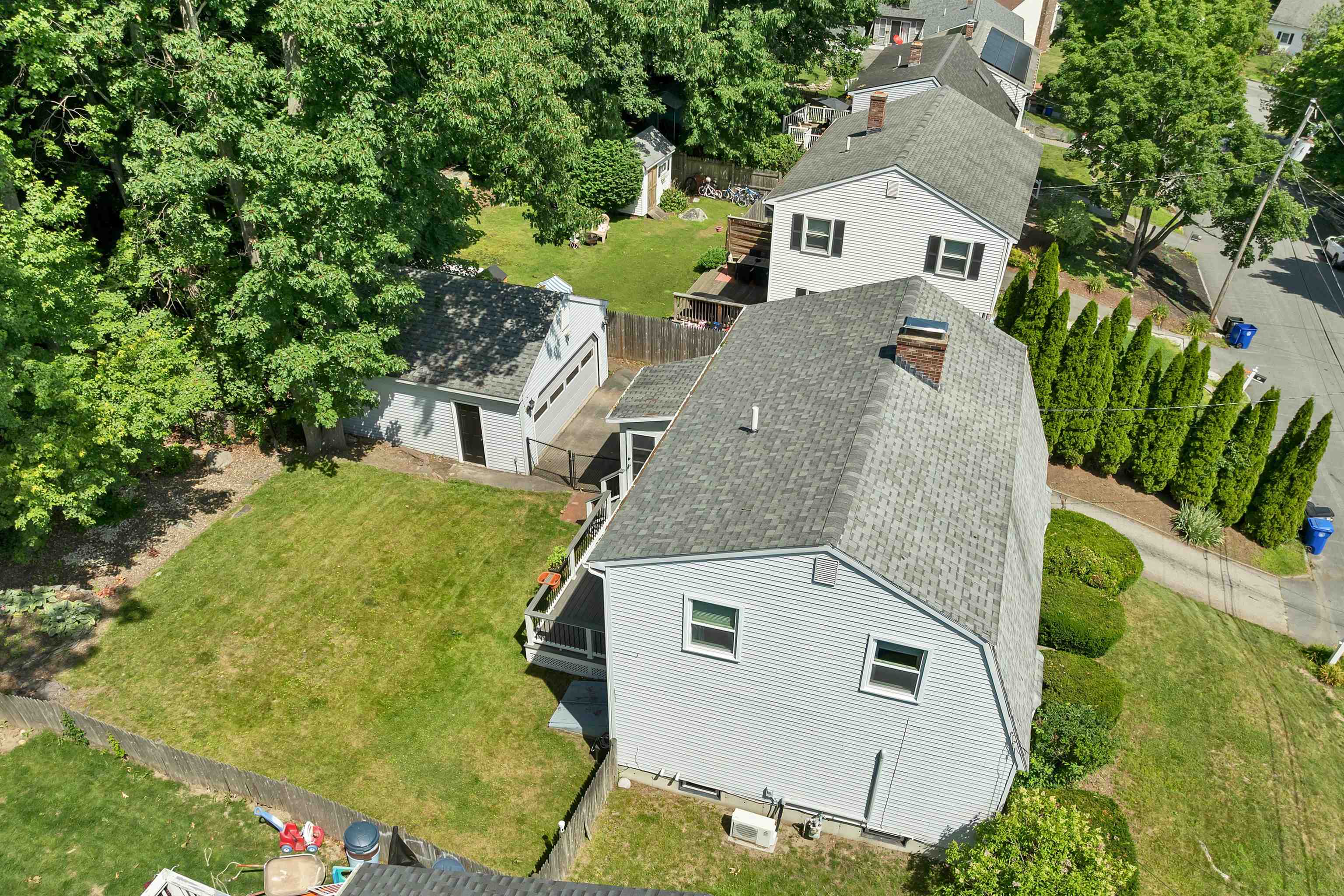 main property photo 40