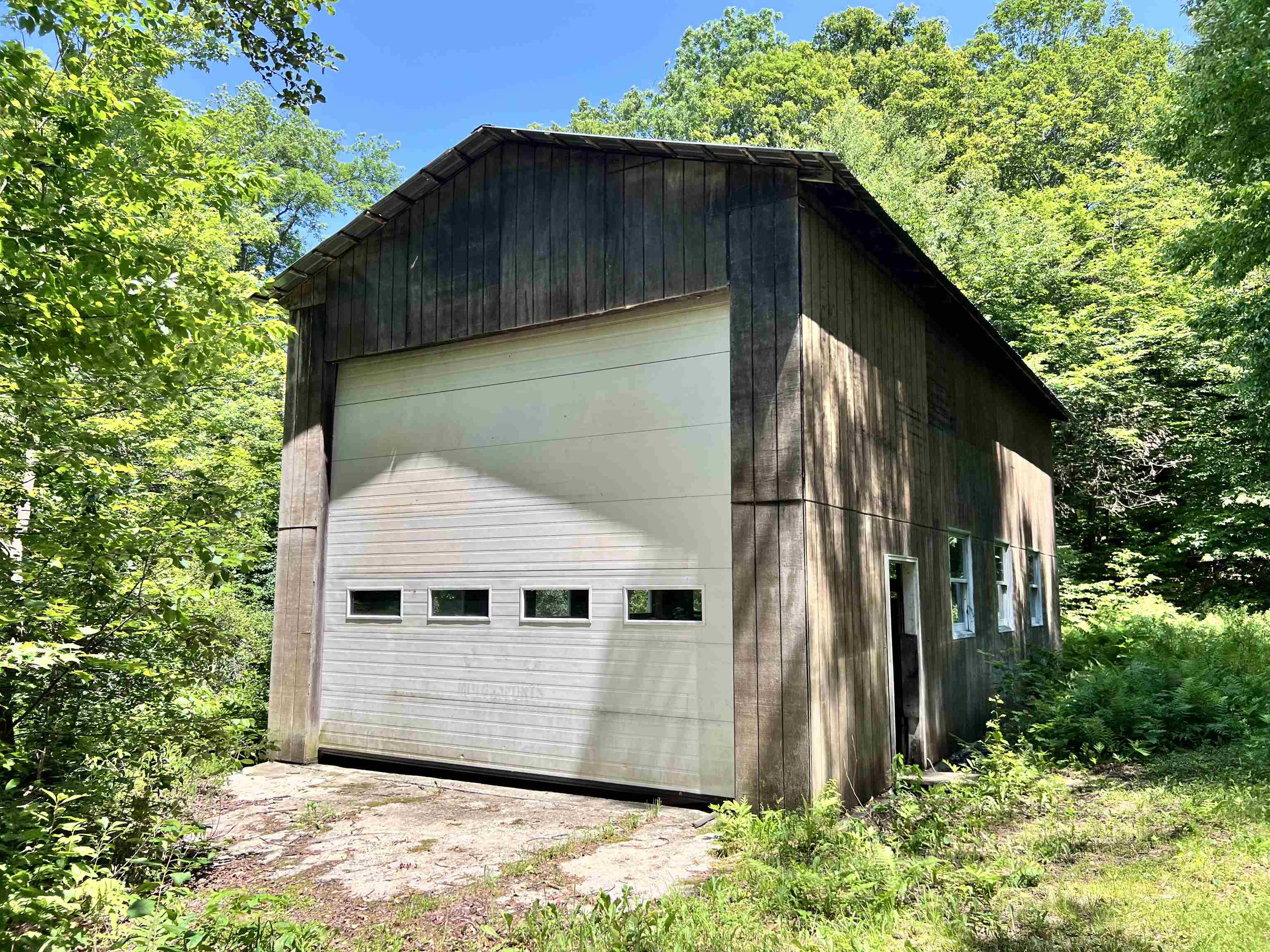 main property photo 13
