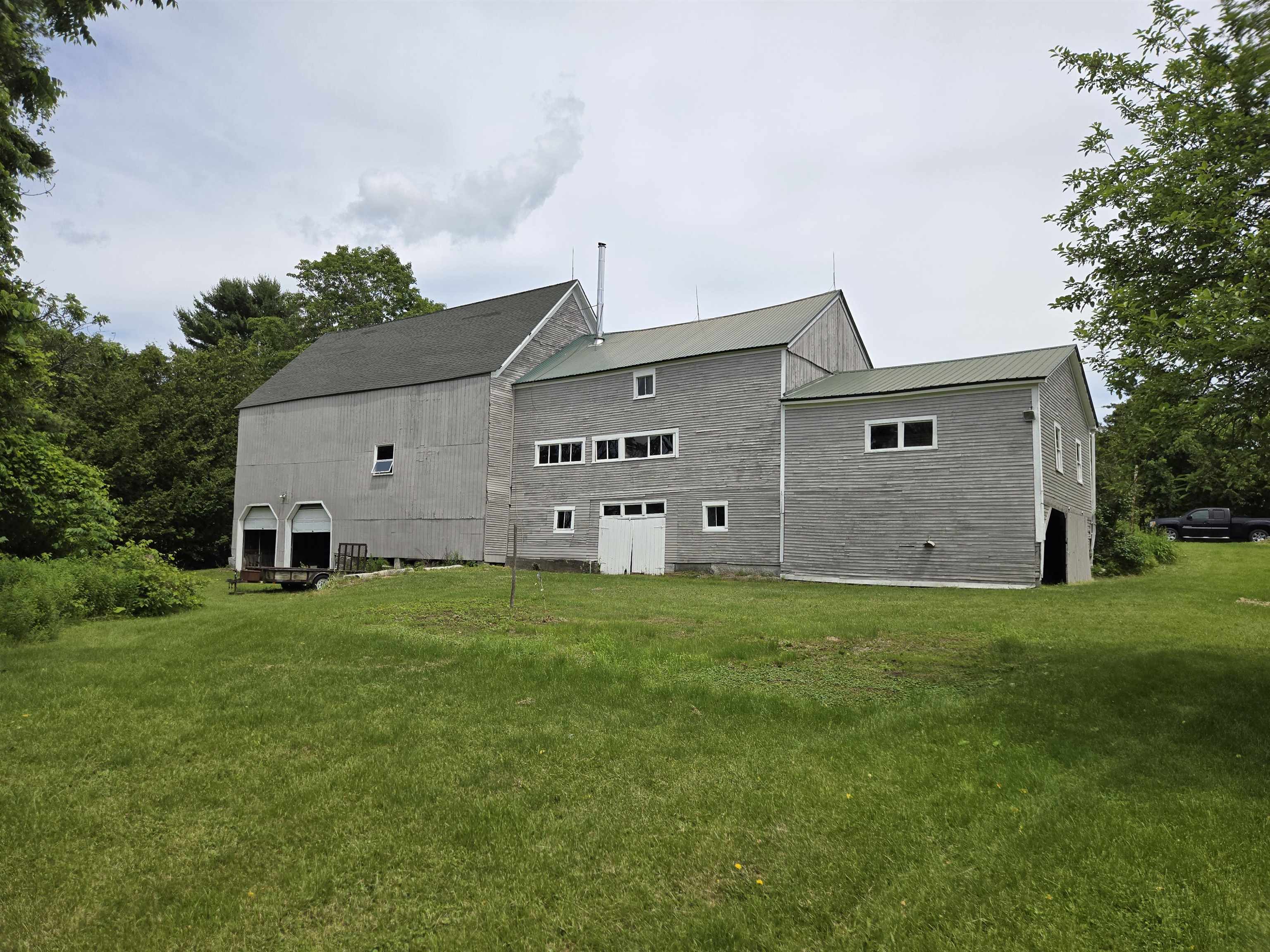 main property photo 9
