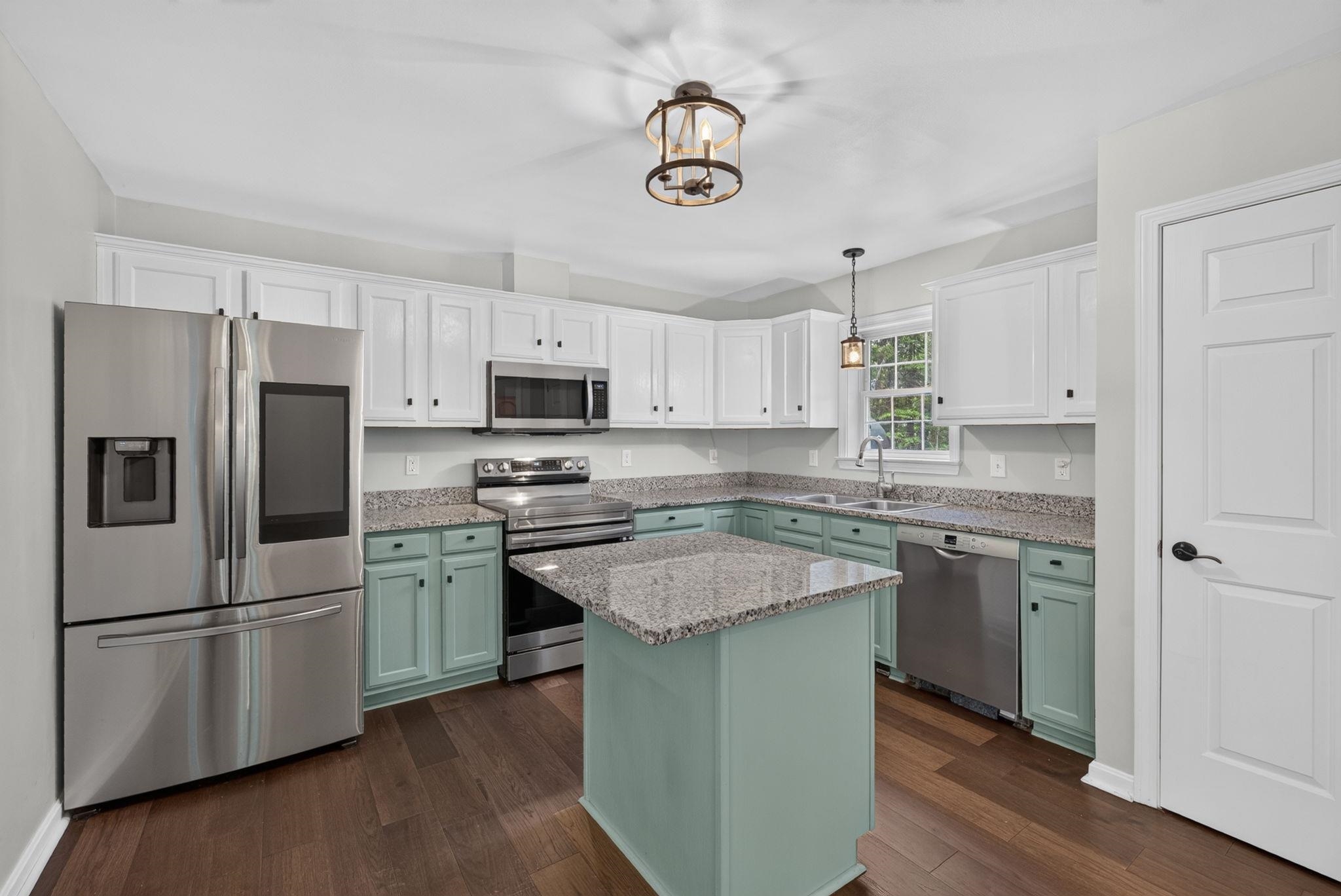 main property photo 11