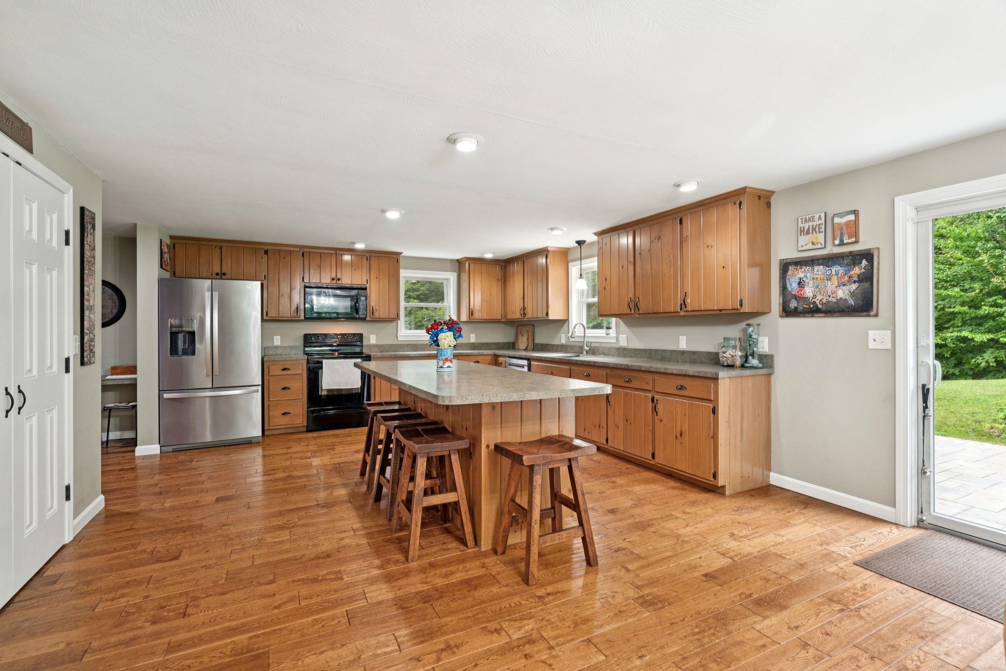 main property photo 12