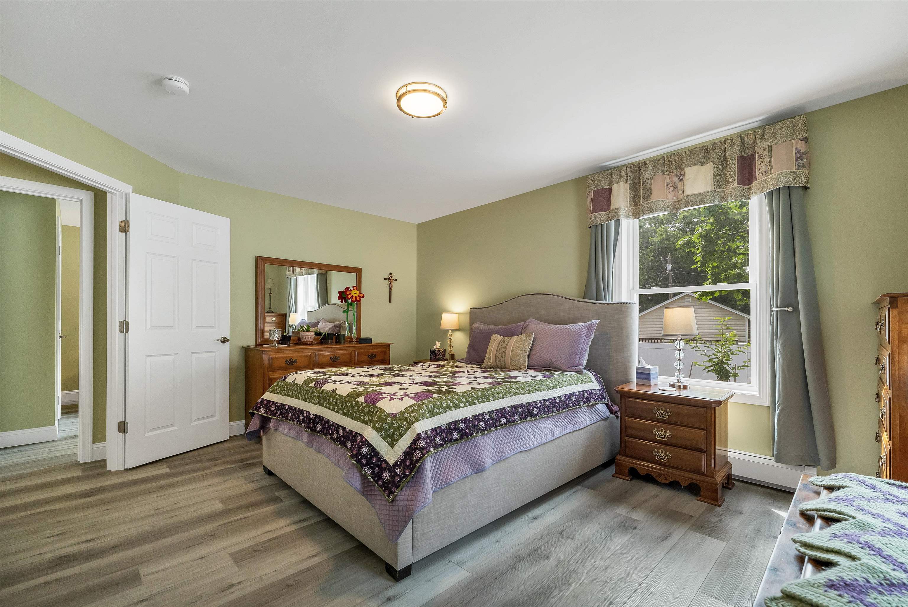 main property photo 25