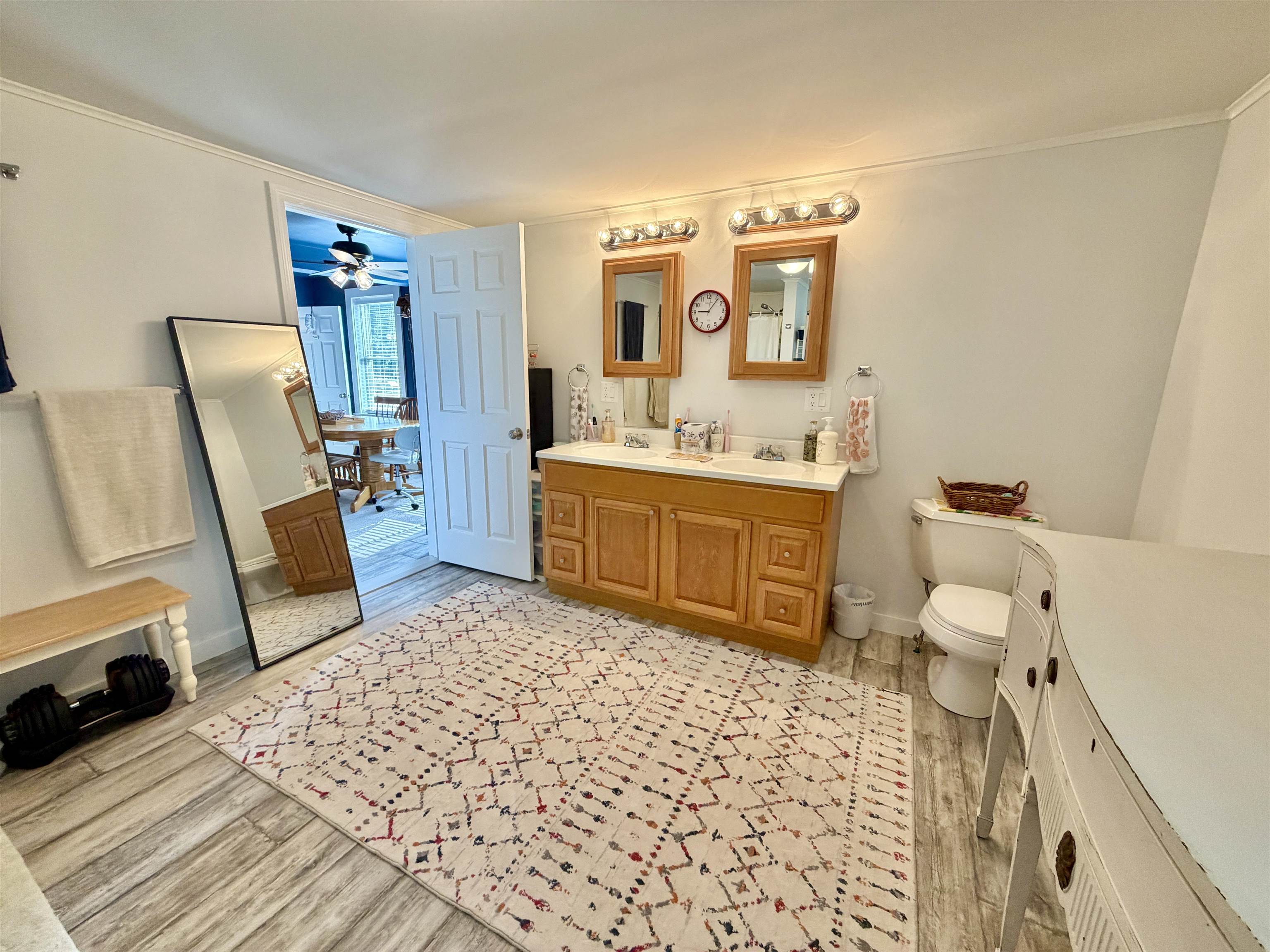 main property photo 10