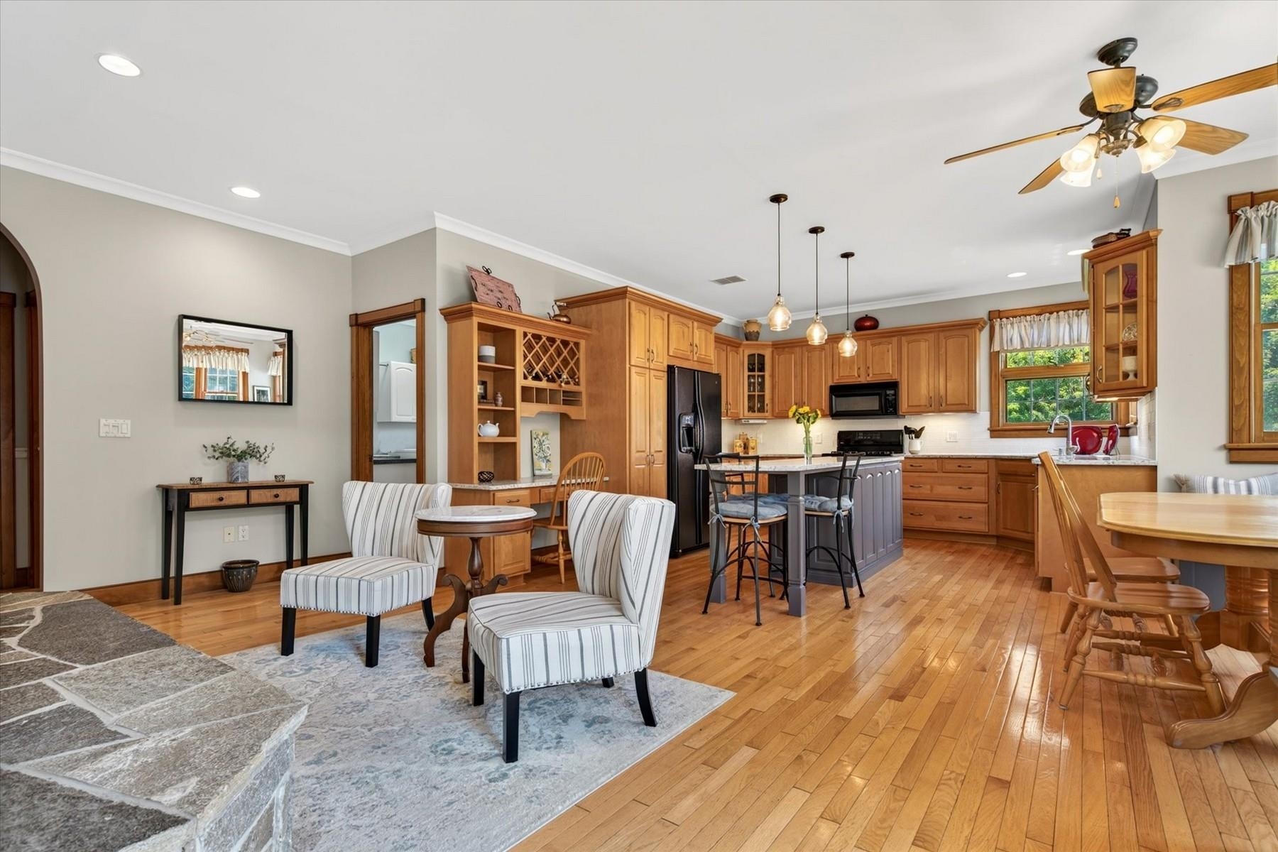 main property photo 13