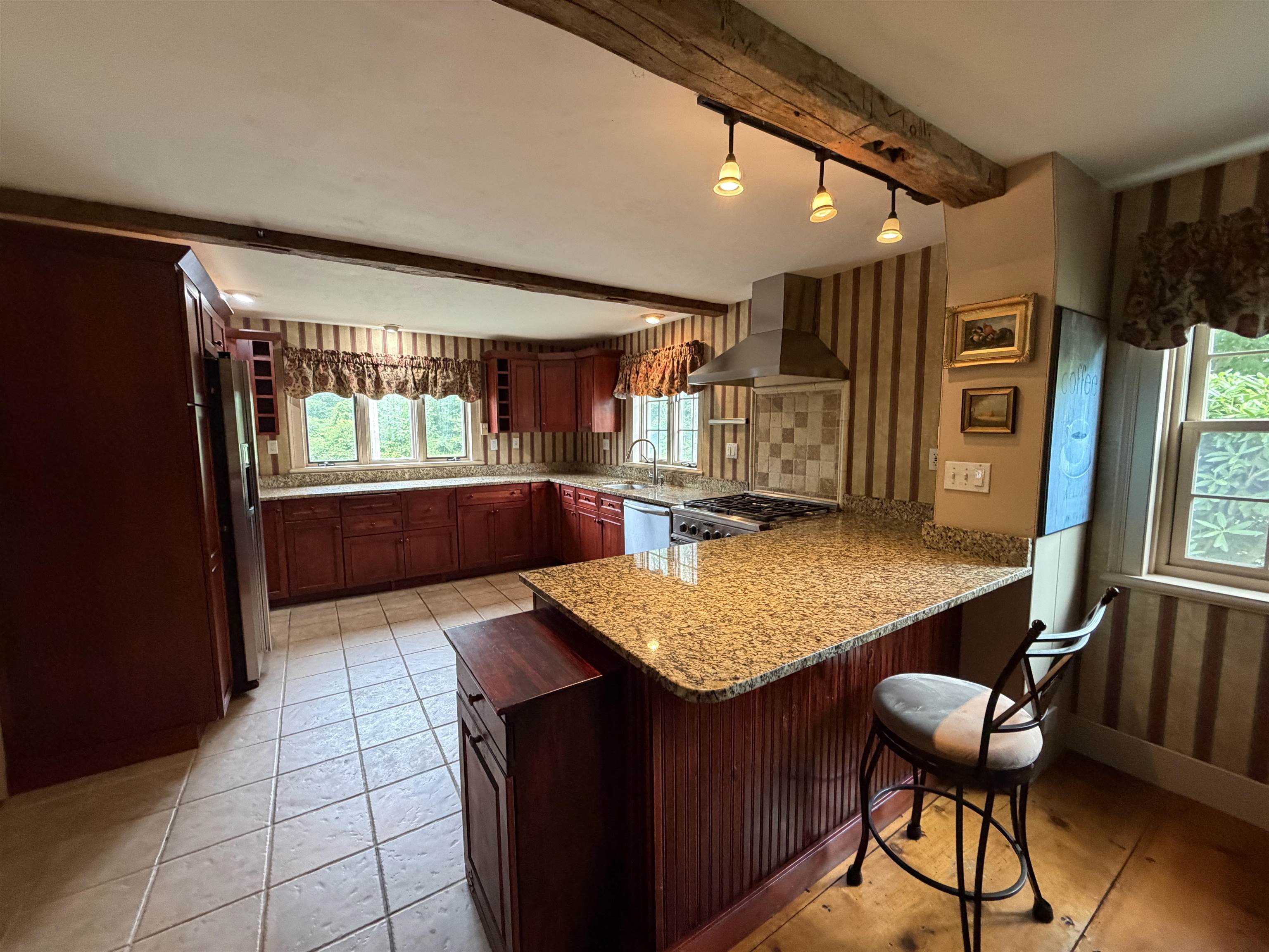 main property photo 18