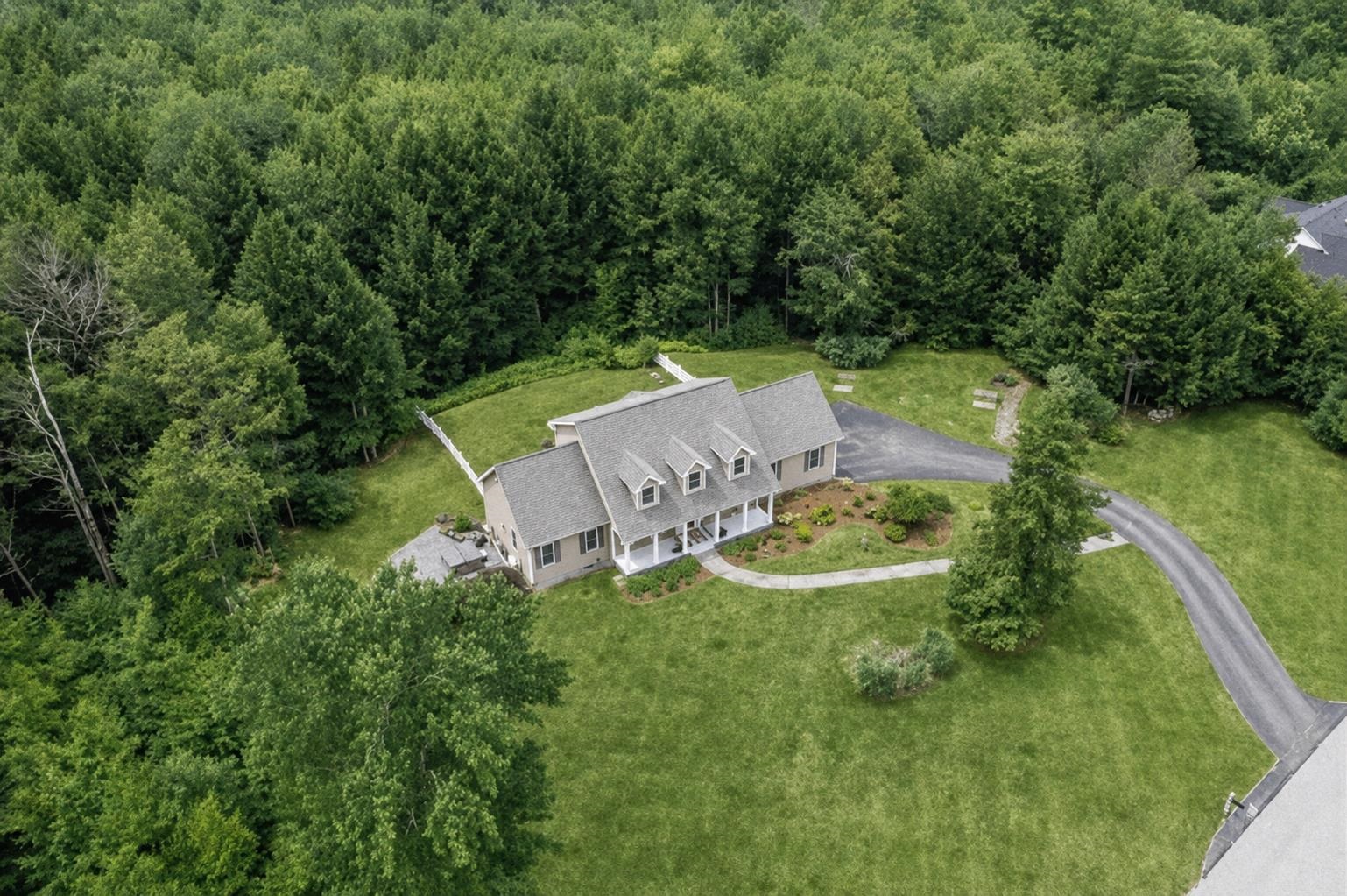 main property photo 7