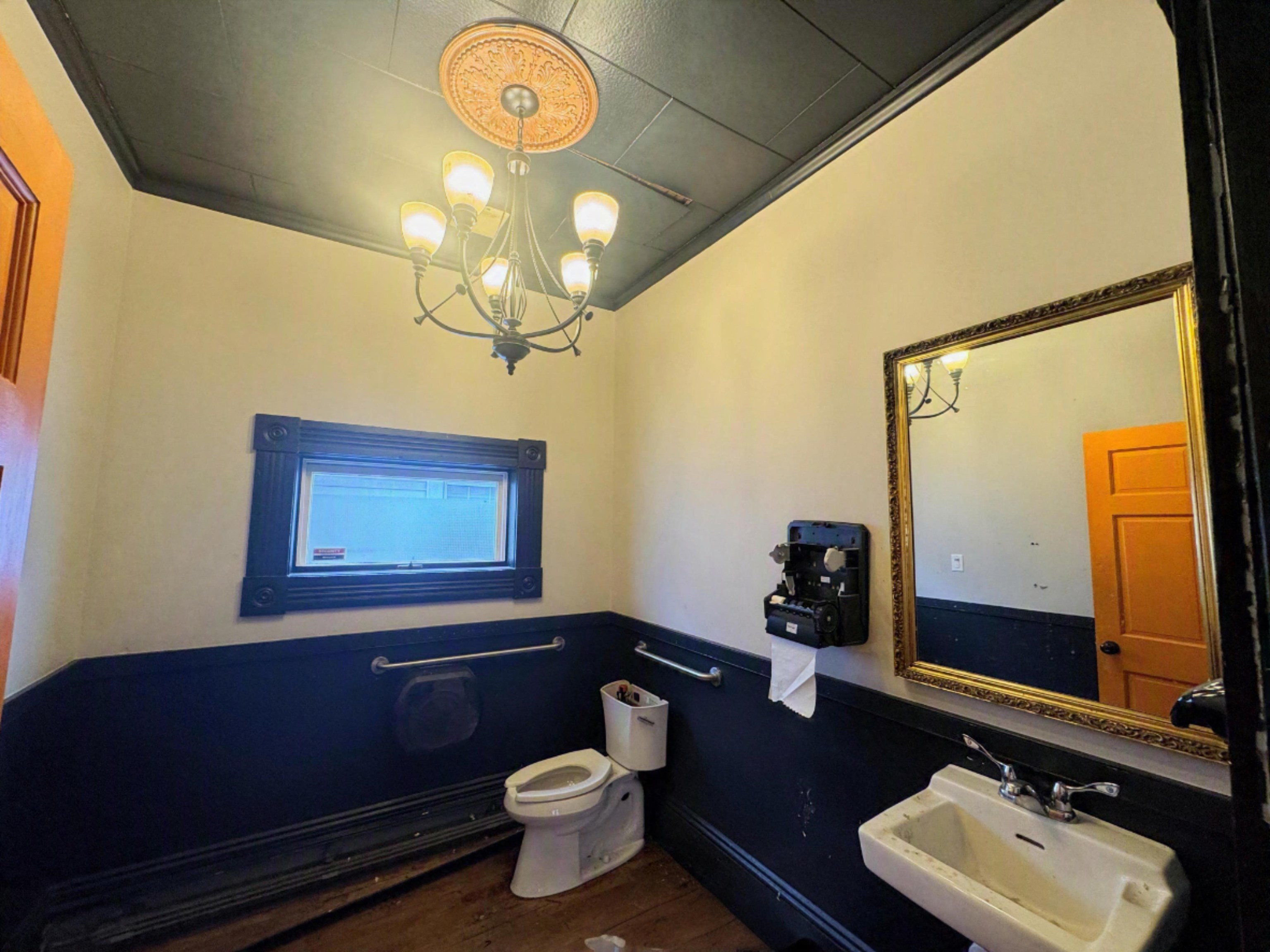 main property photo 9