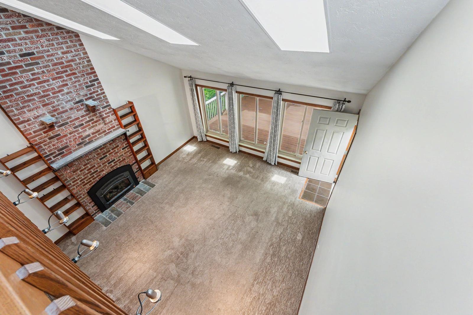 main property photo 30