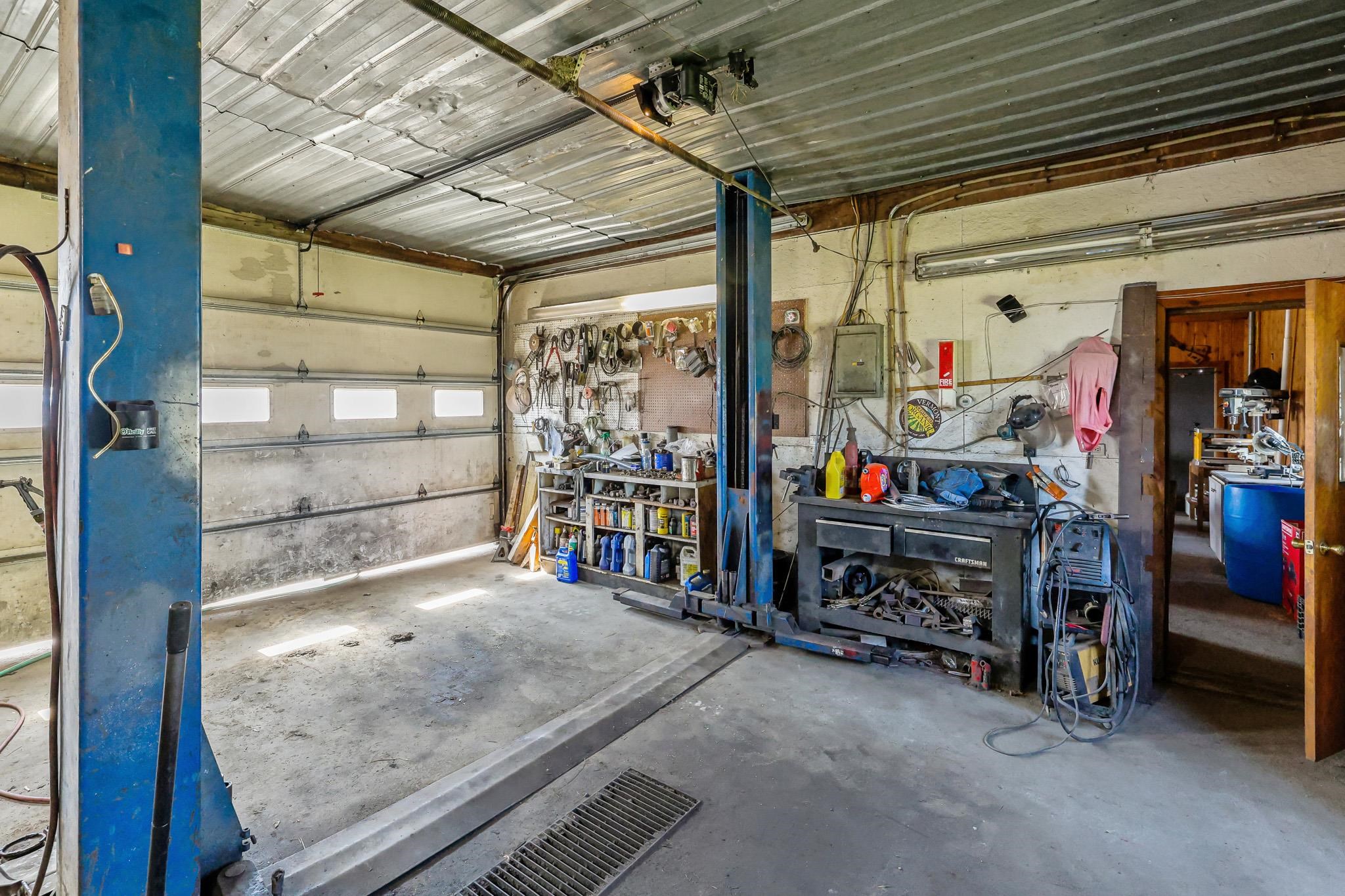 main property photo 33