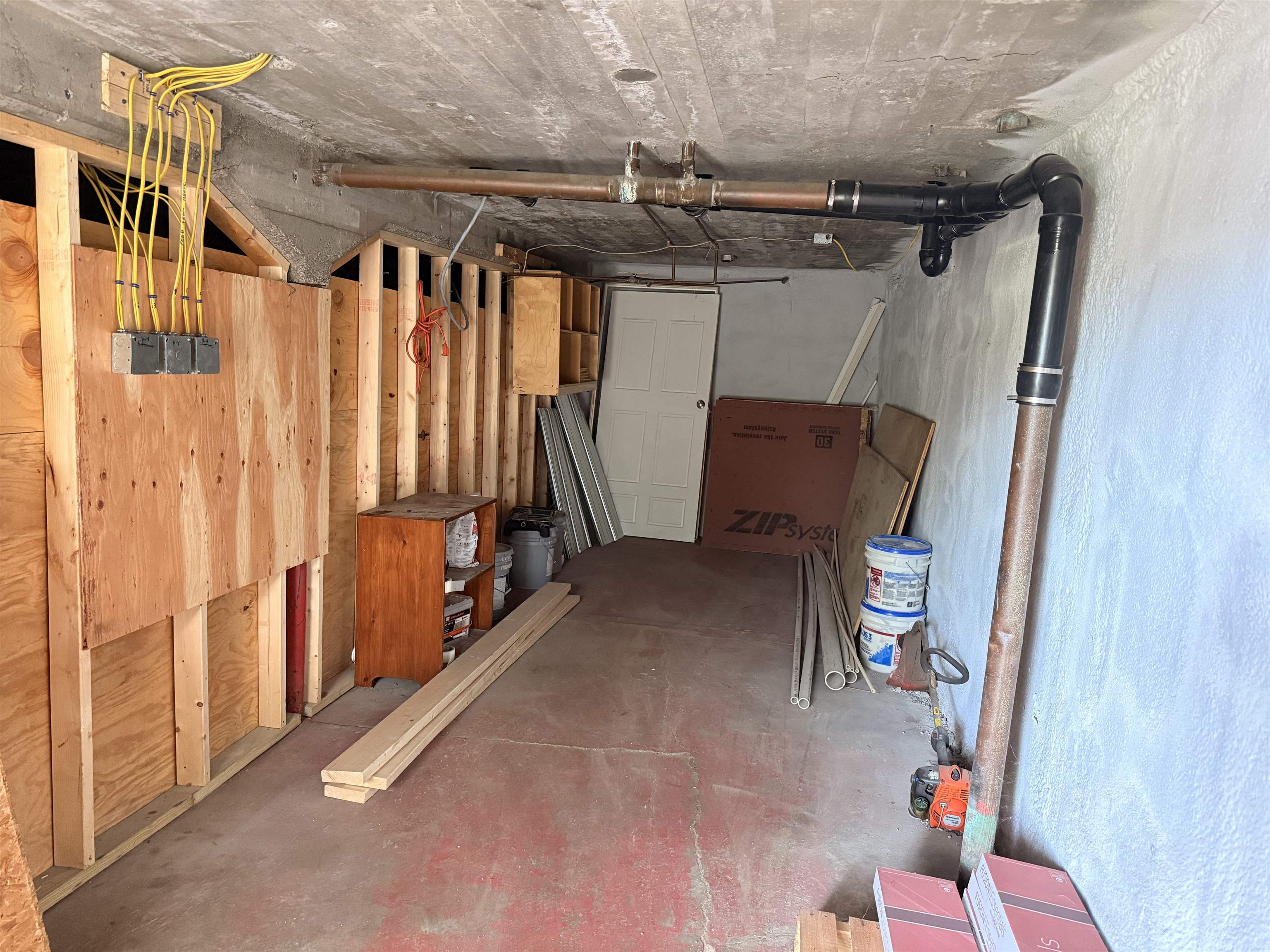 main property photo 35