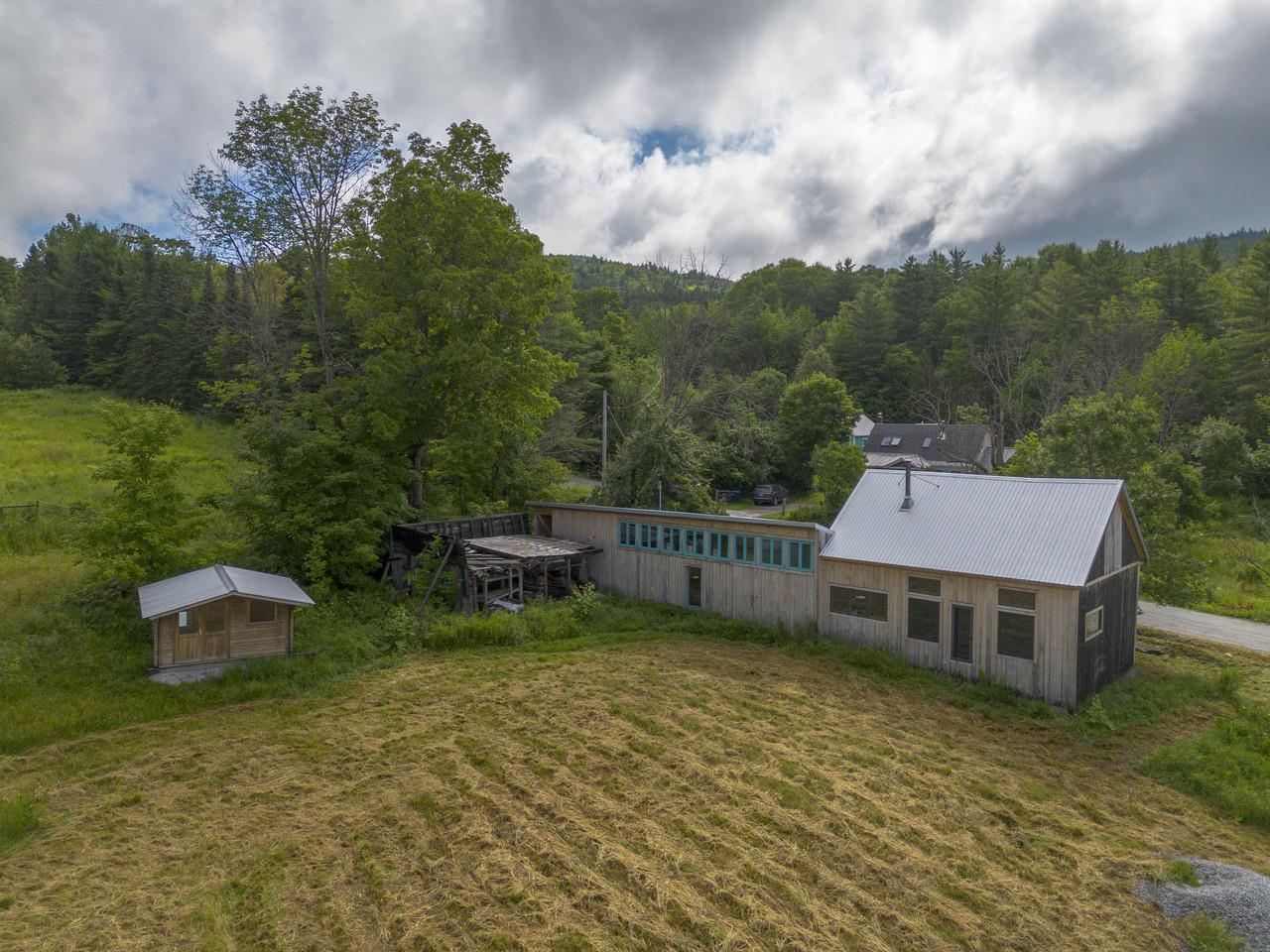main property photo 25
