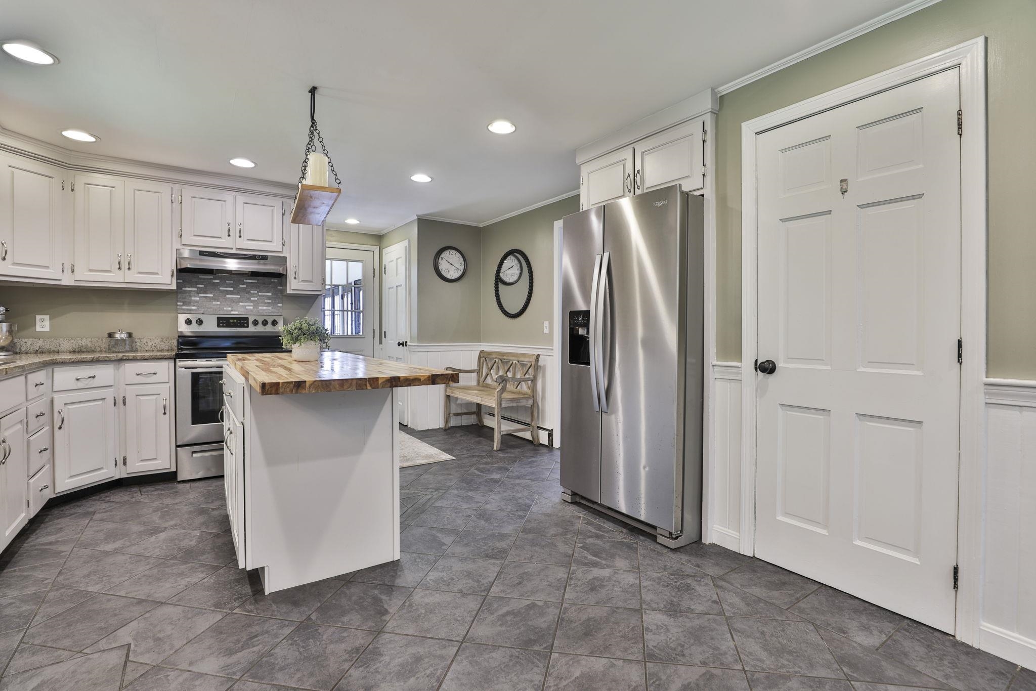 main property photo 14