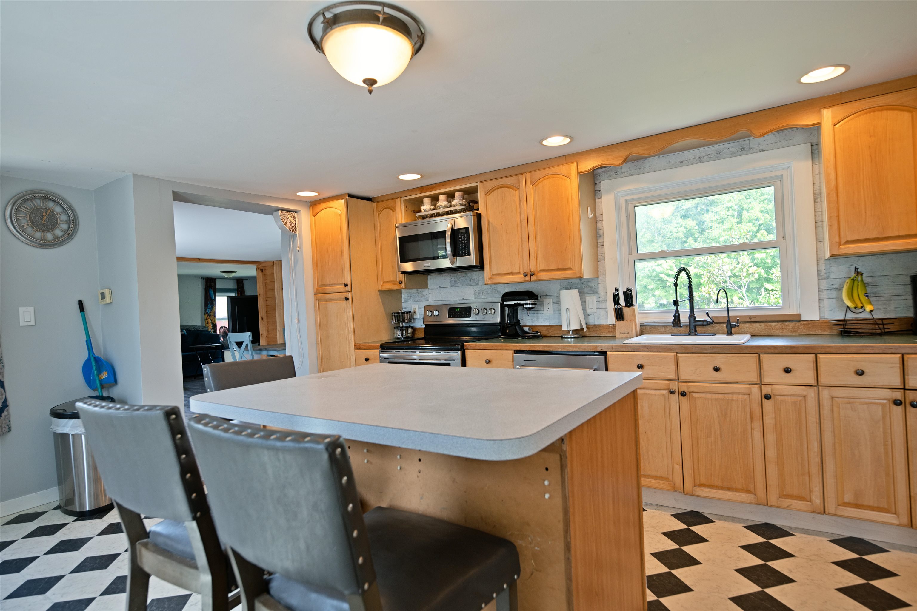 main property photo 12