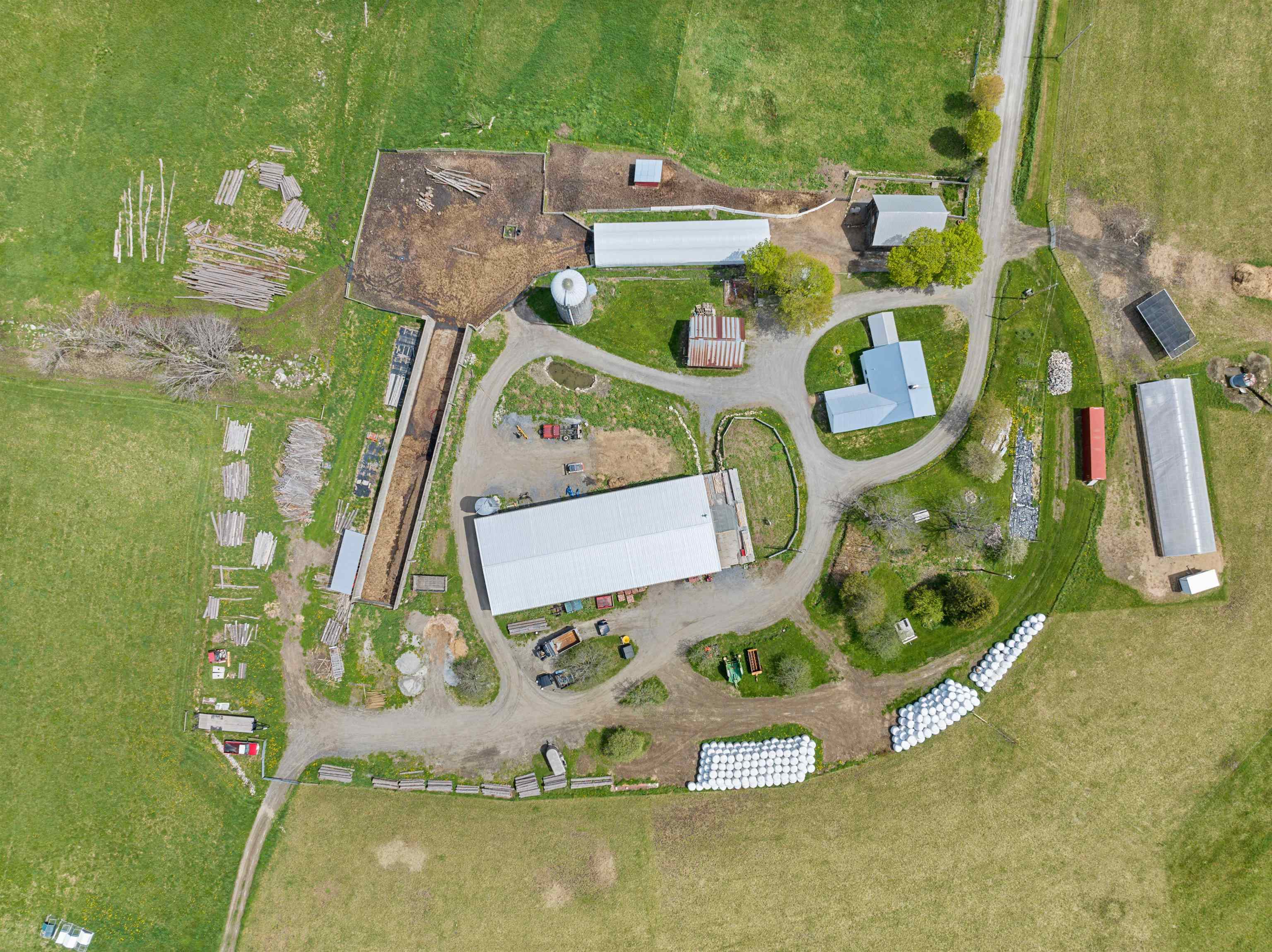 main property photo 34