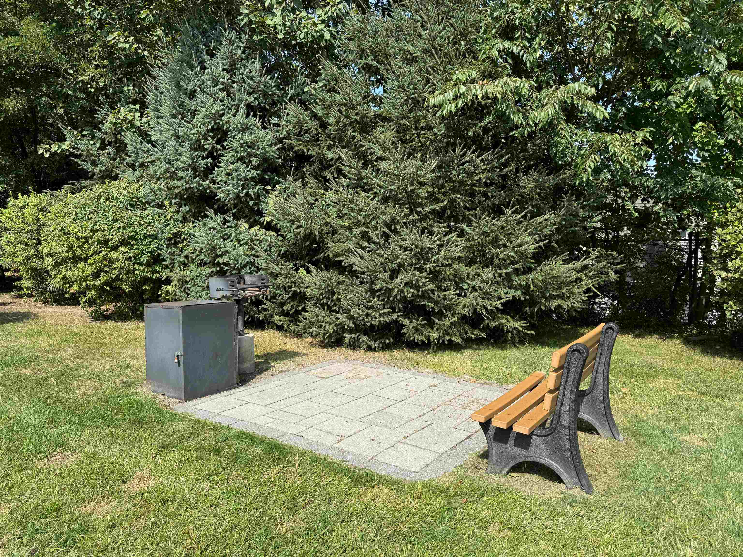 main property photo 28