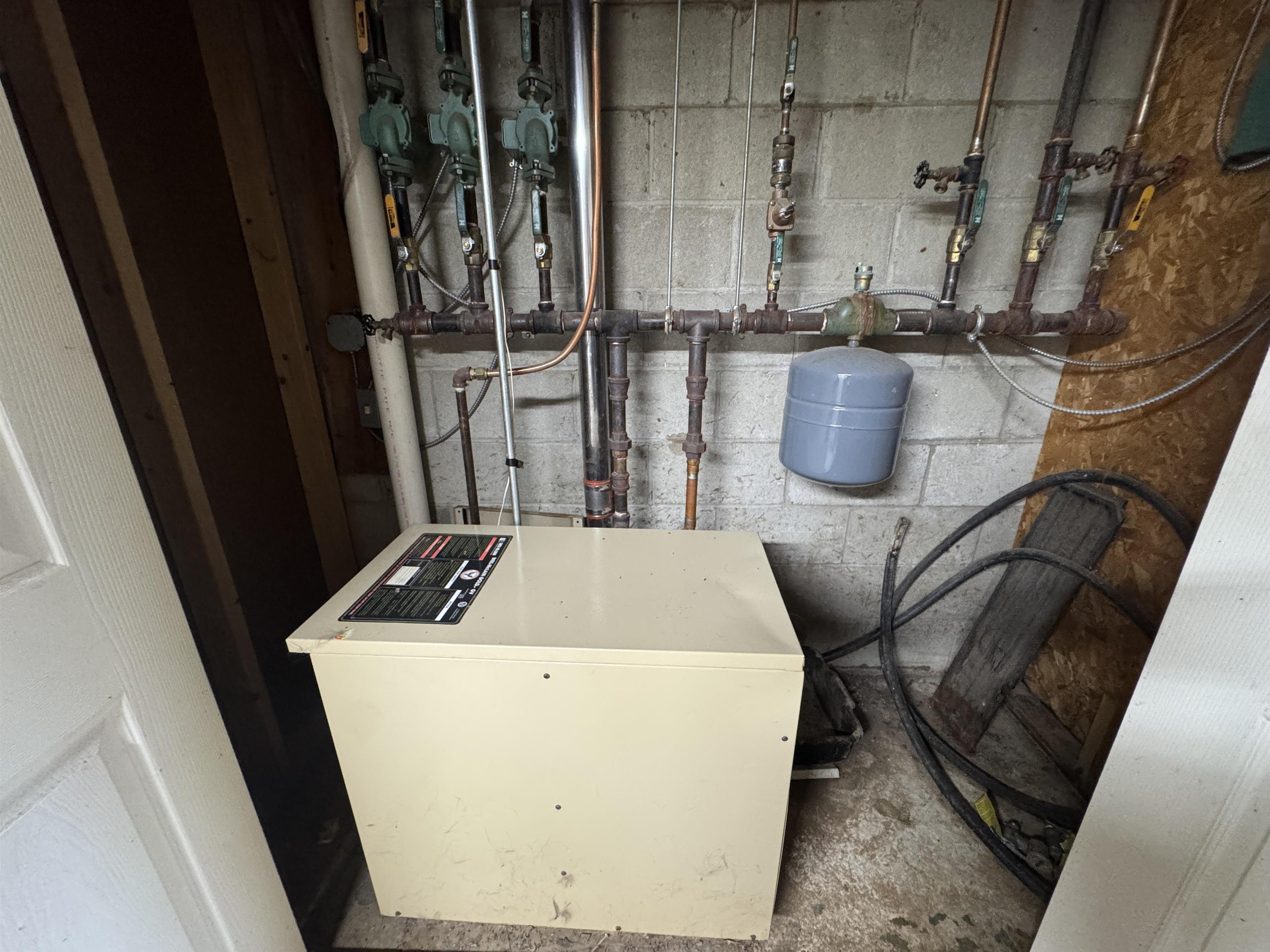 main property photo 12
