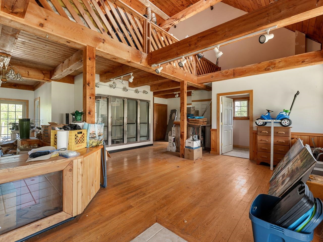 main property photo 40