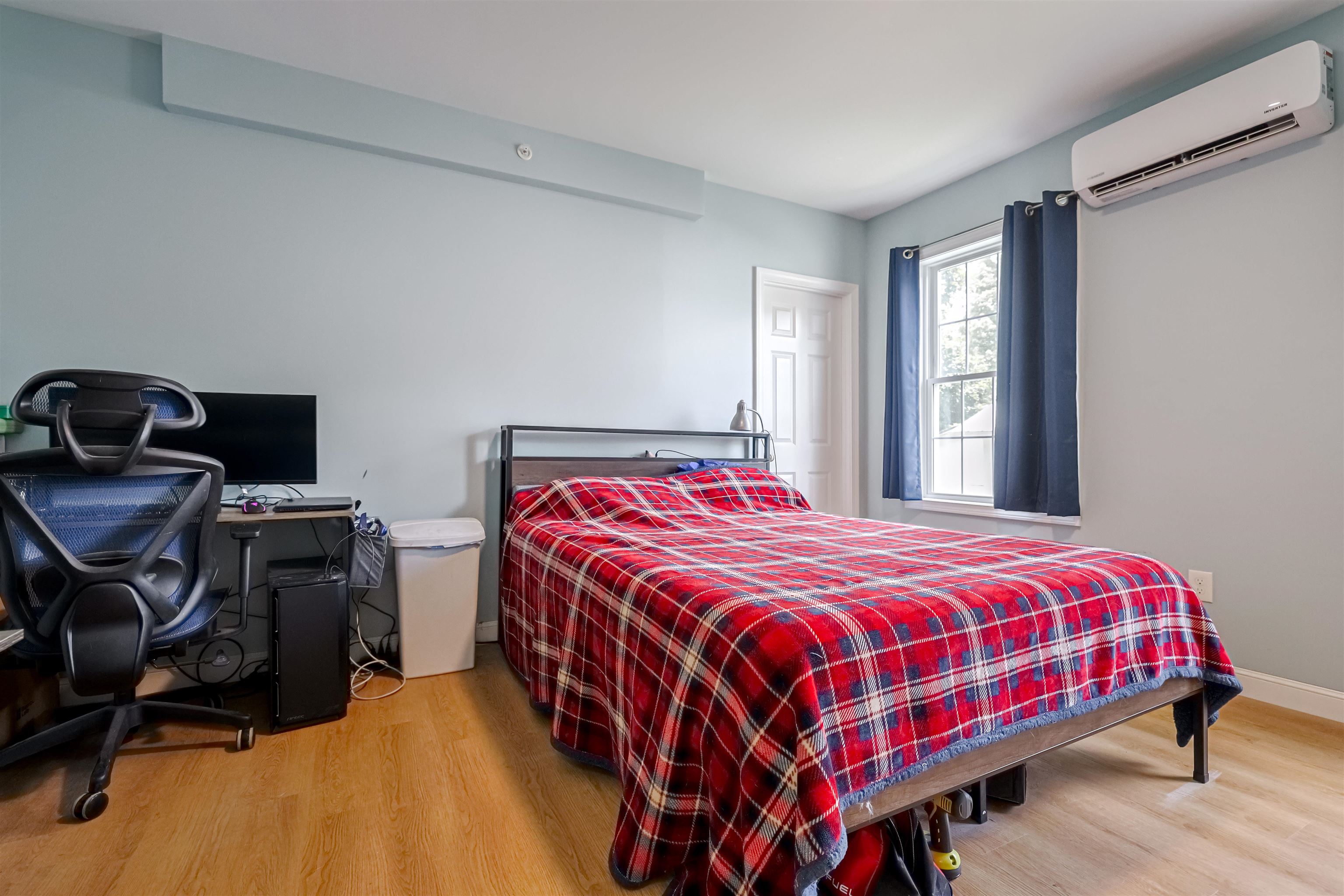main property photo 12