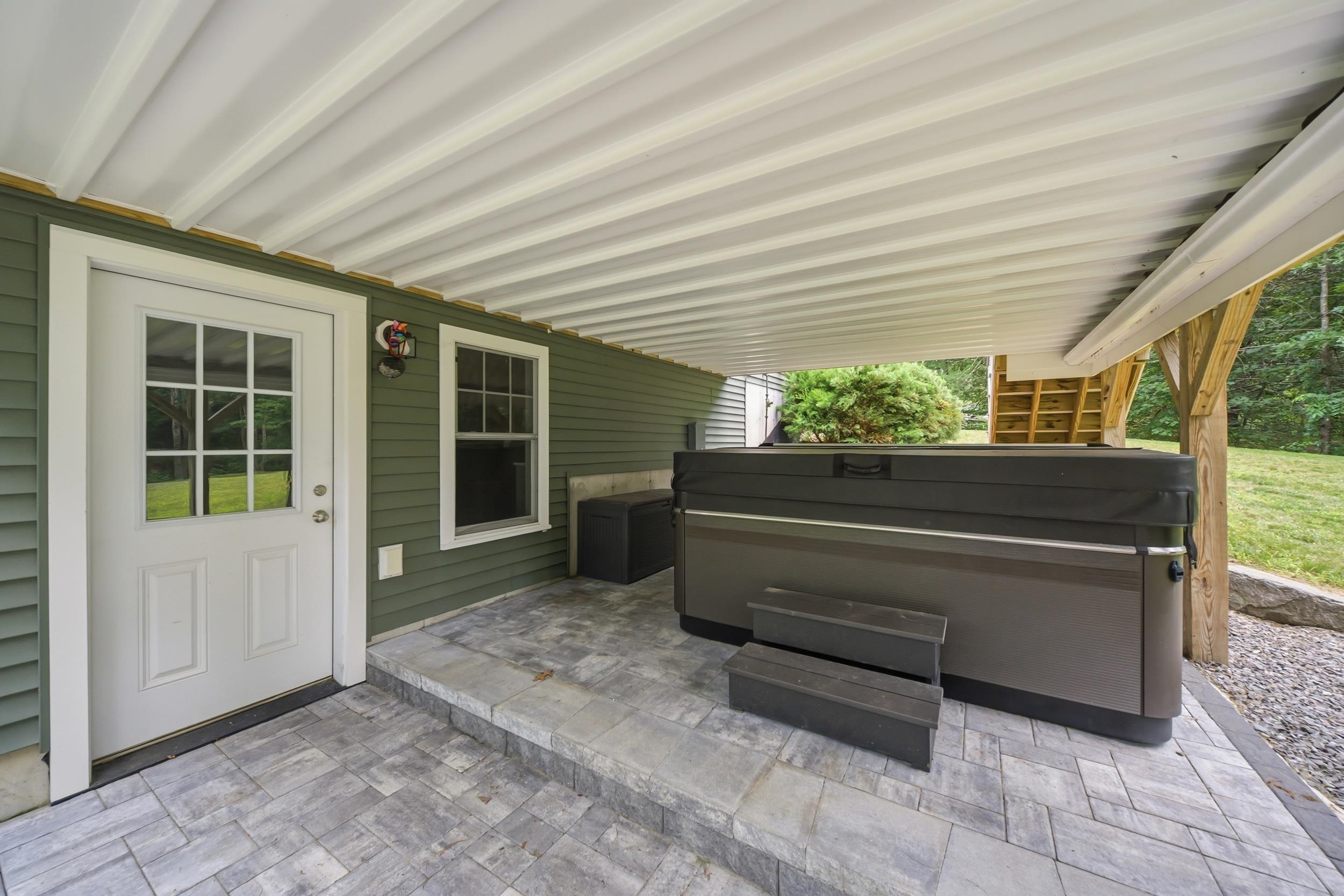 main property photo 40