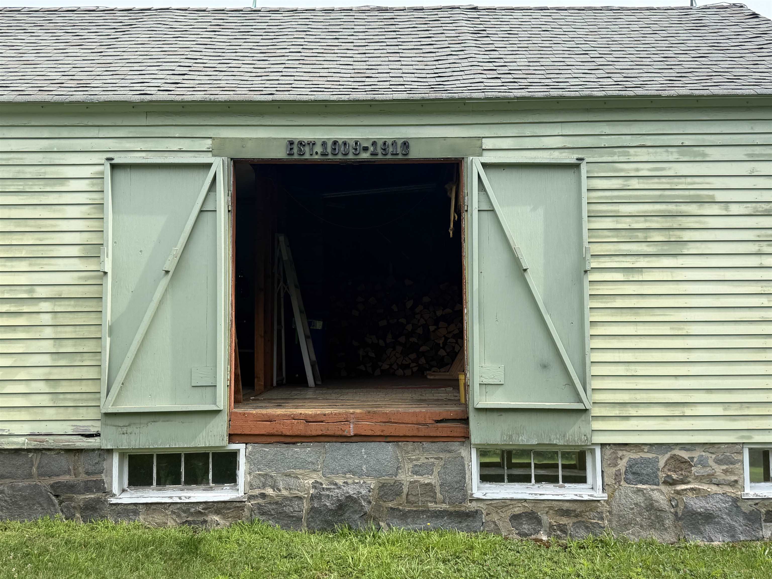 main property photo 18
