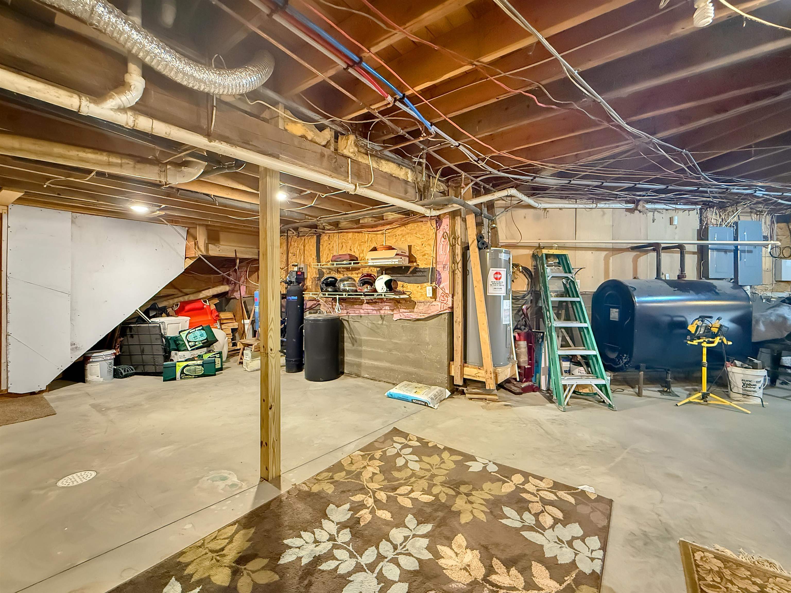 main property photo 40