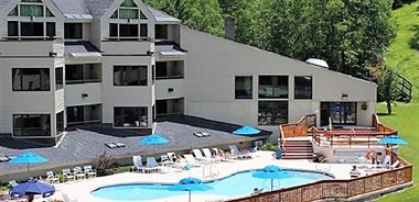 image of property with 1 Bed | 2 Bath | 700 Sqft