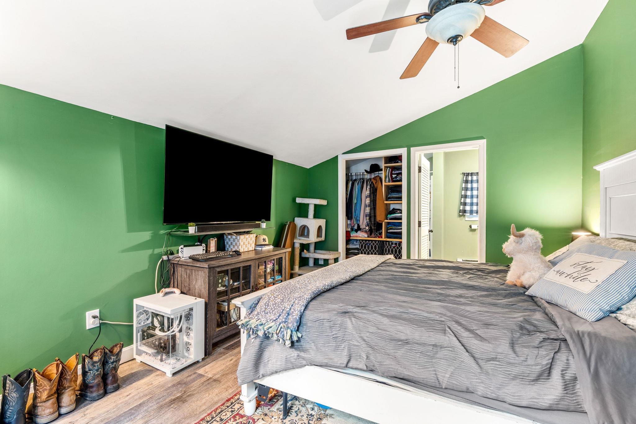 main property photo 18